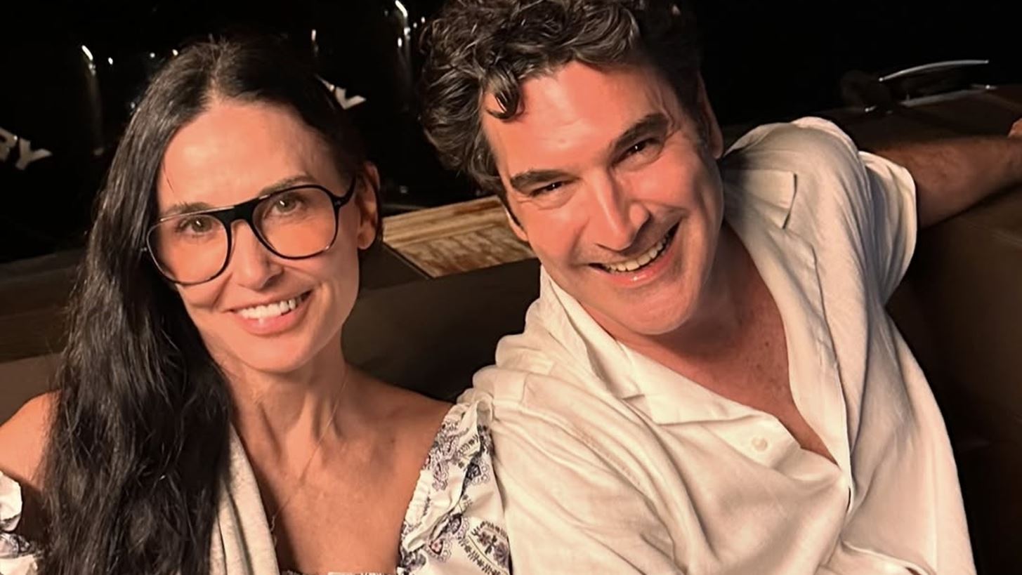 &#x3A7;&#x3C1;&#x3B9;&#x3C3;&#x3C4;&#x3CC;&#x3C6;&#x3BF;&#x3C1;&#x3BF;&#x3C2; &#x3A0;&#x3B1;&#x3C0;&#x3B1;&#x3BA;&#x3B1;&#x3BB;&#x3B9;&#x3AC;&#x3C4;&#x3B7;&#x3C2; &#x3BA;&#x3B1;&#x3B9; Demi Moore &#x3BC;&#x3B1;&#x3B6;&#x3AF; &#x3C3;&#x3C4;&#x3B7;&#x3BD; &#x39A;&#x3B1;&#x3BB;&#x3B9;&#x3C6;&#x3CC;&#x3C1;&#x3BD;&#x3B9;&#x3B1;