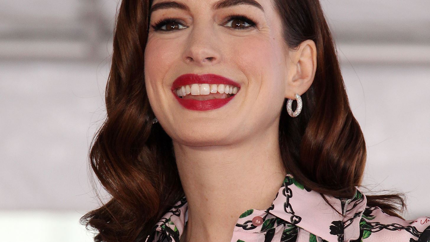 &#x397; Anne Hathaway &#x3B5;&#x3AF;&#x3BD;&#x3B1;&#x3B9; &#x3AD;&#x3B3;&#x3BA;&#x3C5;&#x3BF;&#x3C2; &#x3B3;&#x3B9;&#x3B1; &#x3B4;&#x3B5;&#x3CD;&#x3C4;&#x3B5;&#x3C1;&#x3B7; &#x3C6;&#x3BF;&#x3C1;&#x3AC;