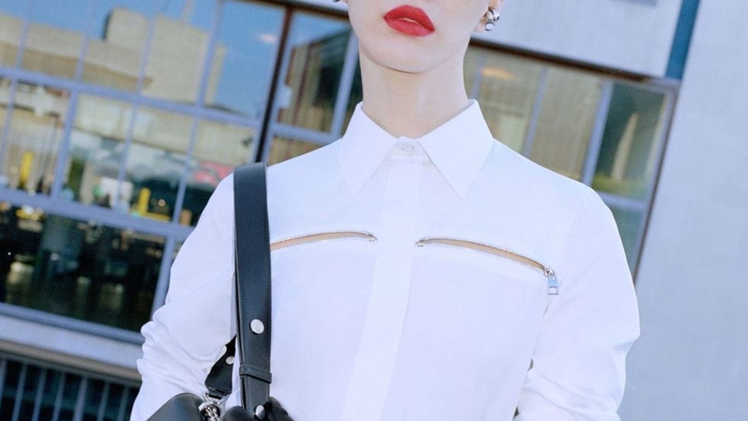&#x397; &#x3BD;&#x3AD;&#x3B1; bold &#x3C3;&#x3C5;&#x3BB;&#x3BB;&#x3BF;&#x3B3;&#x3AE; &#x3B3;&#x3C5;&#x3B1;&#x3BB;&#x3B9;&#x3CE;&#x3BD; Alexander McQueen &#x3B3;&#x3B9;&#x3B1; &#x3C4;&#x3BF; &#x3A6;&#x3B8;&#x3B9;&#x3BD;&#x3CC;&#x3C0;&#x3C9;&#x3C1;&#x3BF; - &#x3A7;&#x3B5;&#x3B9;&#x3BC;&#x3CE;&#x3BD;&#x3B1; 2023 -24