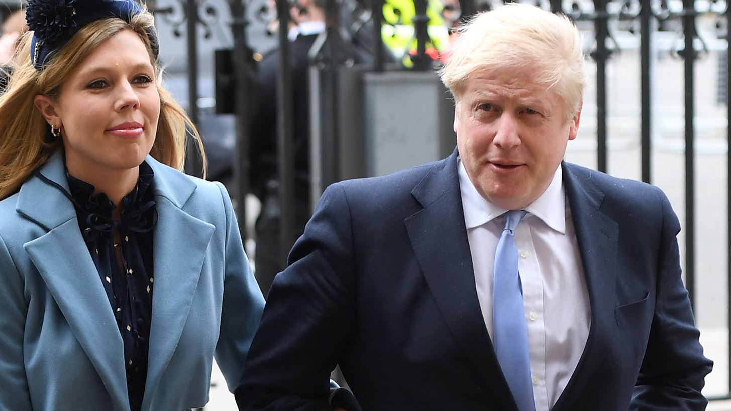 Boris Johnson | &#x3A3;&#x3C4;&#x3B7;&#x3BD; &#x395;&#x3BB;&#x3BB;&#x3AC;&#x3B4;&#x3B1; &#x3B3;&#x3B9;&#x3B1; &#x3B4;&#x3B9;&#x3B1;&#x3BA;&#x3BF;&#x3C0;&#x3AD;&#x3C2; - &#x397; &#x3C6;&#x3C9;&#x3C4;&#x3BF;&#x3B3;&#x3C1;&#x3B1;&#x3C6;&#x3AF;&#x3B1; &#x3C4;&#x3BF;&#x3C5; &#x3BD;&#x3B1; &#x3C8;&#x3C9;&#x3BD;&#x3AF;&#x3B6;&#x3B5;&#x3B9; &#x3C3;&#x3B5; &#x3C3;&#x3BF;&#x3CD;&#x3C0;&#x3B5;&#x3C1; &#x3BC;&#x3AC;&#x3C1;&#x3BA;&#x3B5;&#x3C4; &#x3C3;&#x3C4;&#x3B7; &#x39D;&#x3AD;&#x3B1; &#x39C;&#x3AC;&#x3BA;&#x3C1;&#x3B7;