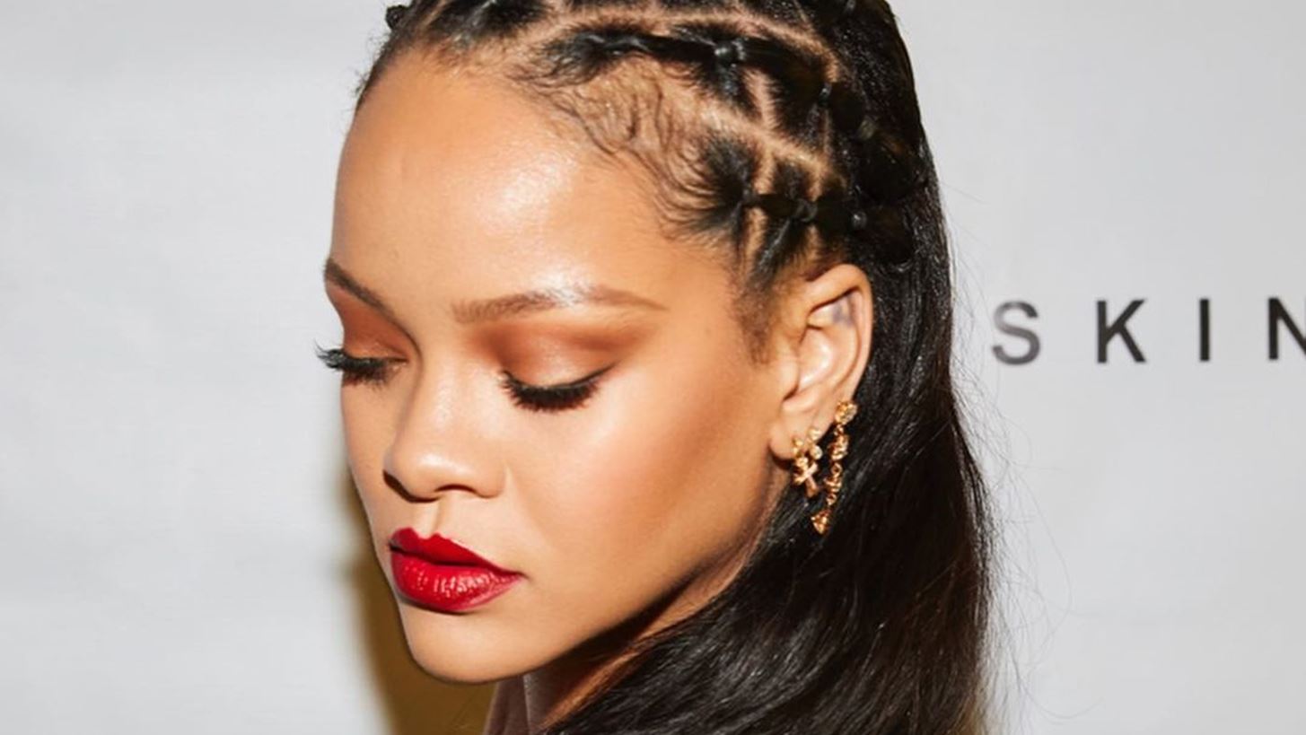 Rihanna | &#x39F;&#x3B9; &#x3B3;&#x3CC;&#x3B2;&#x3B5;&#x3C2; &#x3C0;&#x3BF;&#x3C5; &#x3C6;&#x3CC;&#x3C1;&#x3B5;&#x3C3;&#x3B5; &#x3B5;&#x3AF;&#x3BD;&#x3B1;&#x3B9; &#x3C4;&#x3BF; &#x3B1;&#x3C0;&#x3CC;&#x3BB;&#x3C5;&#x3C4;&#x3BF; It-shoe!