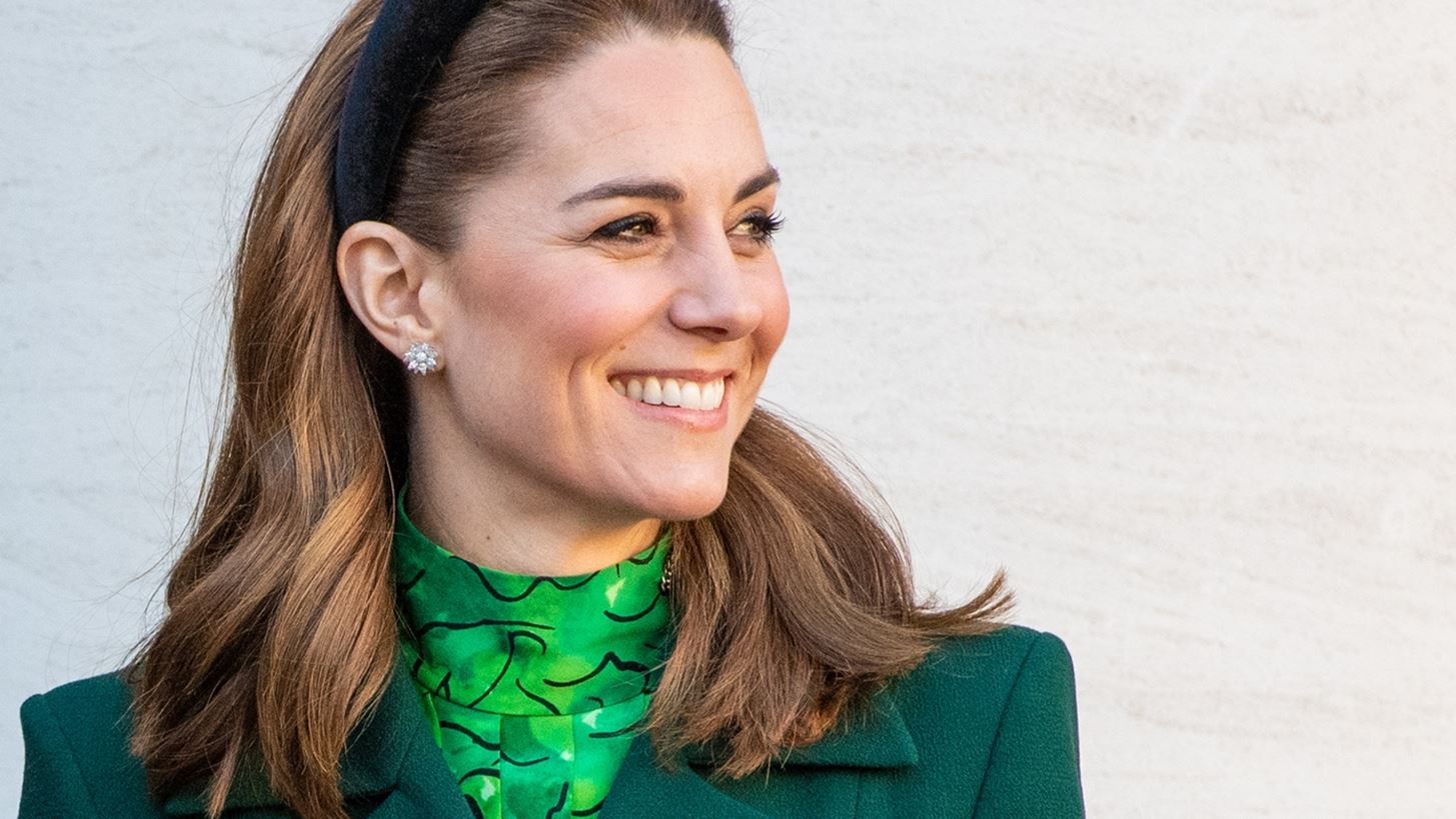 Kate Middleton | &#x395;&#x3C4;&#x3BF;&#x3B9;&#x3BC;&#x3AC;&#x3B6;&#x3B5;&#x3C4;&#x3B1;&#x3B9; &#x3B3;&#x3B9;&#x3B1; &#x3C4;&#x3B7;&#x3BD; &#x3B5;&#x3C0;&#x3B9;&#x3C3;&#x3C4;&#x3C1;&#x3BF;&#x3C6;&#x3AE; &#x3C4;&#x3B7;&#x3C2; &#x3C3;&#x3C4;&#x3B9;&#x3C2; &#x3B4;&#x3B7;&#x3BC;&#x3CC;&#x3C3;&#x3B9;&#x3B5;&#x3C2; &#x3B5;&#x3BC;&#x3C6;&#x3B1;&#x3BD;&#x3AF;&#x3C3;&#x3B5;&#x3B9;&#x3C2;, &#x3BC;&#x3B5;&#x3C4;&#x3AC; &#x3C4;&#x3B7; &#x3B4;&#x3B9;&#x3B1;&#x3B3;&#x3BD;&#x3C9;&#x3C3;&#x3B7; &#x3C4;&#x3BF;&#x3C5; &#x3BA;&#x3B1;&#x3C1;&#x3BA;&#x3AF;&#x3BD;&#x3BF;&#x3C5; &#x3C4;&#x3B7;&#x3C2;;