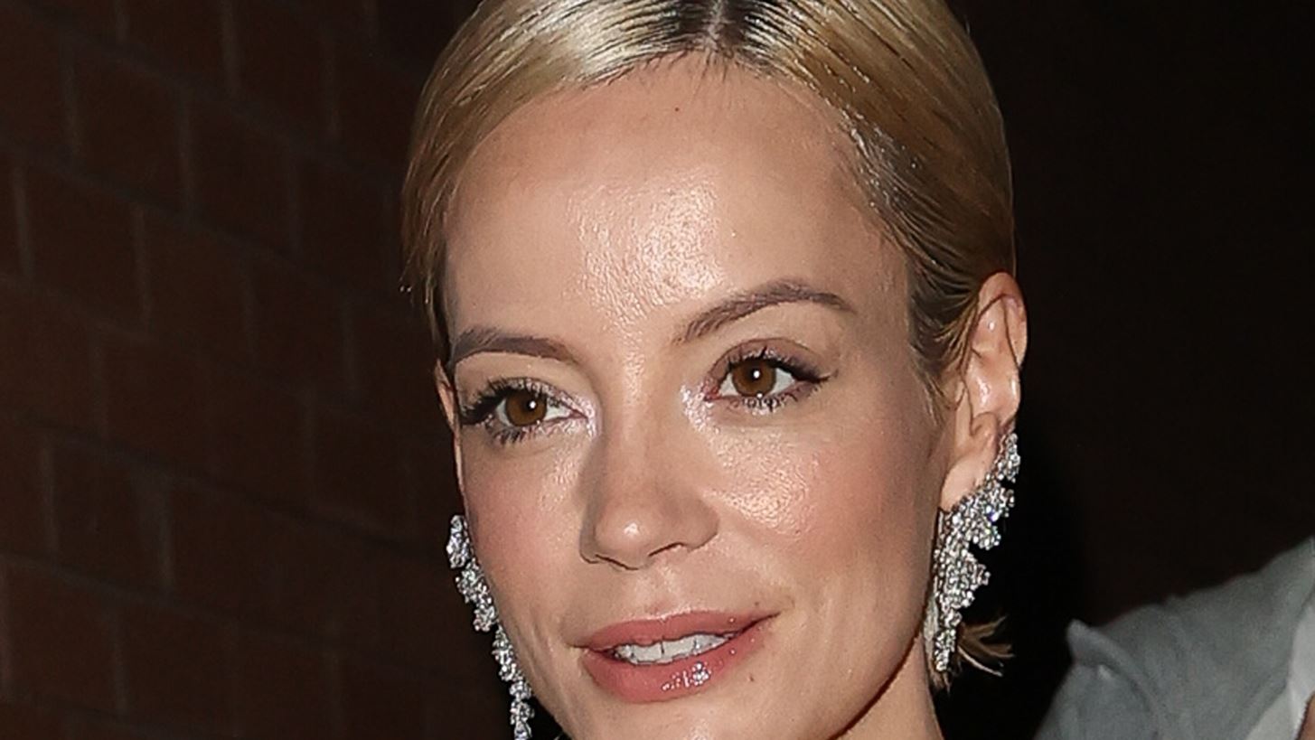 &#x397; Lily Allen &#x3B1;&#x3C0;&#x3BF;&#x3BA;&#x3AC;&#x3BB;&#x3C5;&#x3C8;&#x3B5; &#x3CC;&#x3C4;&#x3B9; &#x3C3;&#x3C4;&#x3B1;&#x3BC;&#x3AC;&#x3C4;&#x3B7;&#x3C3;&#x3B5; &#x3BD;&#x3B1; &#x3C4;&#x3C1;&#x3CE;&#x3B5;&#x3B9; | &#x397; &#x3BD;&#x3AD;&#x3B1; &#x3C4;&#x3B7;&#x3C2; &#x3B5;&#x3B9;&#x3BA;&#x3CC;&#x3BD;&#x3B1;