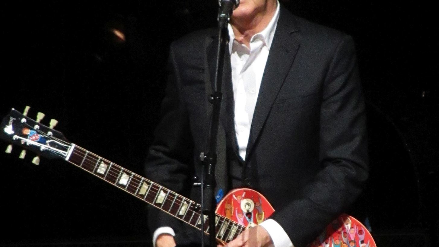 Paul McCartney | E&#x3BE;&#x3B7;&#x3B3;&#x3B5;&#x3AF; &#x3C0;&#x3CE;&#x3C2; &#x3AD;&#x3BD;&#x3B1; &#x3B4;&#x3AD;&#x3BD;&#x3C4;&#x3C1;&#x3BF; &#x3C4;&#x3BF;&#x3BD; &#x3B2;&#x3BF;&#x3B7;&#x3B8;&#x3AC; &#x3BD;&#x3B1; &#x3B8;&#x3C5;&#x3BC;&#x3AC;&#x3C4;&#x3B1;&#x3B9; &#x3C4;&#x3BF; George Harrison