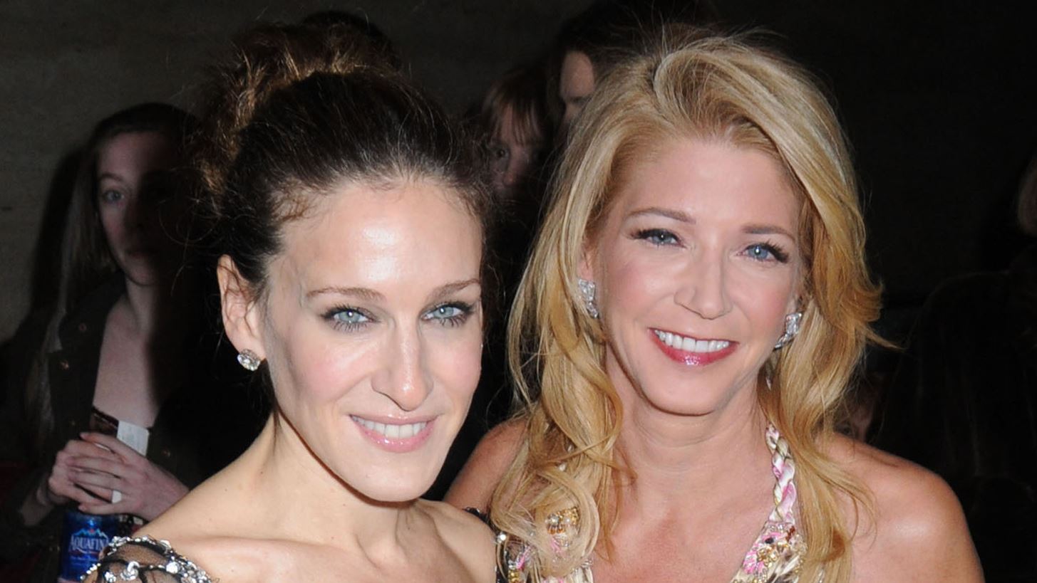 Candace Bushnell | &#x397; &#x3B1;&#x3BB;&#x3B7;&#x3B8;&#x3B9;&#x3BD;&#x3AE; &quot;Carrie Bradshaw&quot; &#x3BC;&#x3B9;&#x3BB;&#x3AC;&#x3B5;&#x3B9; &#x3B3;&#x3B9;&#x3B1; &#x3C4;&#x3B9;&#x3C2; &#x3C3;&#x3C7;&#x3AD;&#x3C3;&#x3B5;&#x3B9;&#x3C2; &#x3BA;&#x3B1;&#x3B9; &#x3C4;&#x3B7; &#x3B6;&#x3C9;&#x3AE; &#x3C4;&#x3B7;&#x3C2; &#x3C3;&#x3C4;&#x3B1; 60