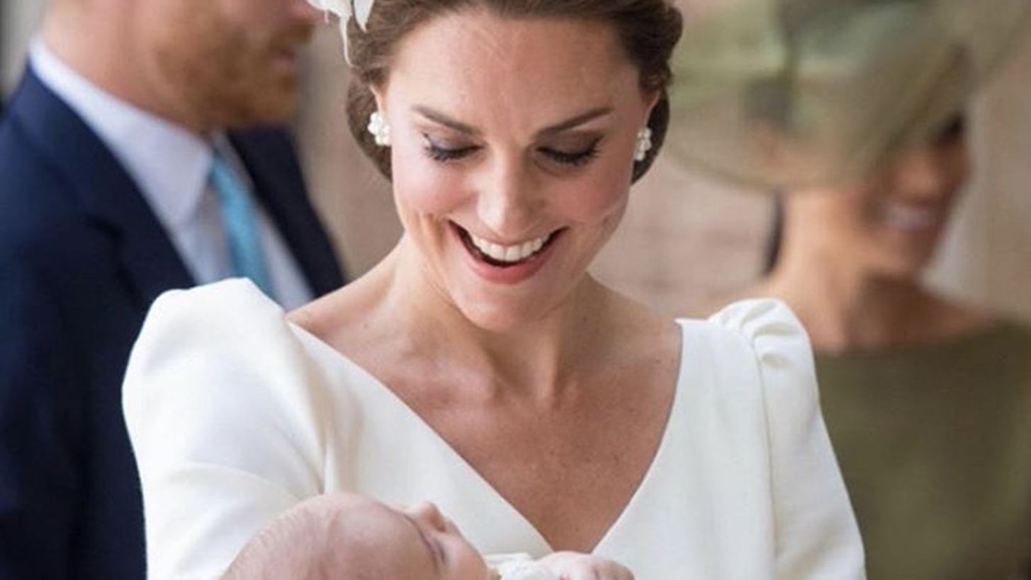 &#x394;&#x3B5;&#x3C2; &#x3C4;&#x3B9; &#x3C6;&#x3CC;&#x3C1;&#x3B5;&#x3C3;&#x3B5; &#x3B7; Kate Middleton &#x3C3;&#x3C4;&#x3B7; &#x3B2;&#x3AC;&#x3C6;&#x3C4;&#x3B9;&#x3C3;&#x3B7; &#x3C4;&#x3BF;&#x3C5; &#x3C4;&#x3C1;&#x3AF;&#x3C4;&#x3BF;&#x3C5; &#x3C4;&#x3B7;&#x3C2; &#x3C0;&#x3B1;&#x3B9;&#x3B4;&#x3B9;&#x3BF;&#x3CD;