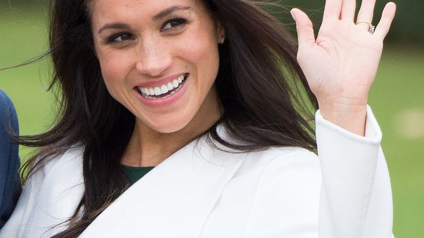 Meghan Markle: &#x38C;&#x3C3;&#x3B1; &#x3C0;&#x3C1;&#x3AD;&#x3C0;&#x3B5;&#x3B9; &#x3BD;&#x3B1; &#x3B3;&#x3BD;&#x3C9;&#x3C1;&#x3AF;&#x3B6;&#x3B5;&#x3B9;&#x3C2; &#x3B3;&#x3B9;&#x3B1; &#x3C4;&#x3BF; Ralph &amp; Russo &#x3C6;&#x3CC;&#x3C1;&#x3B5;&#x3BC;&#x3AC; &#x3C4;&#x3B7;&#x3C2;
