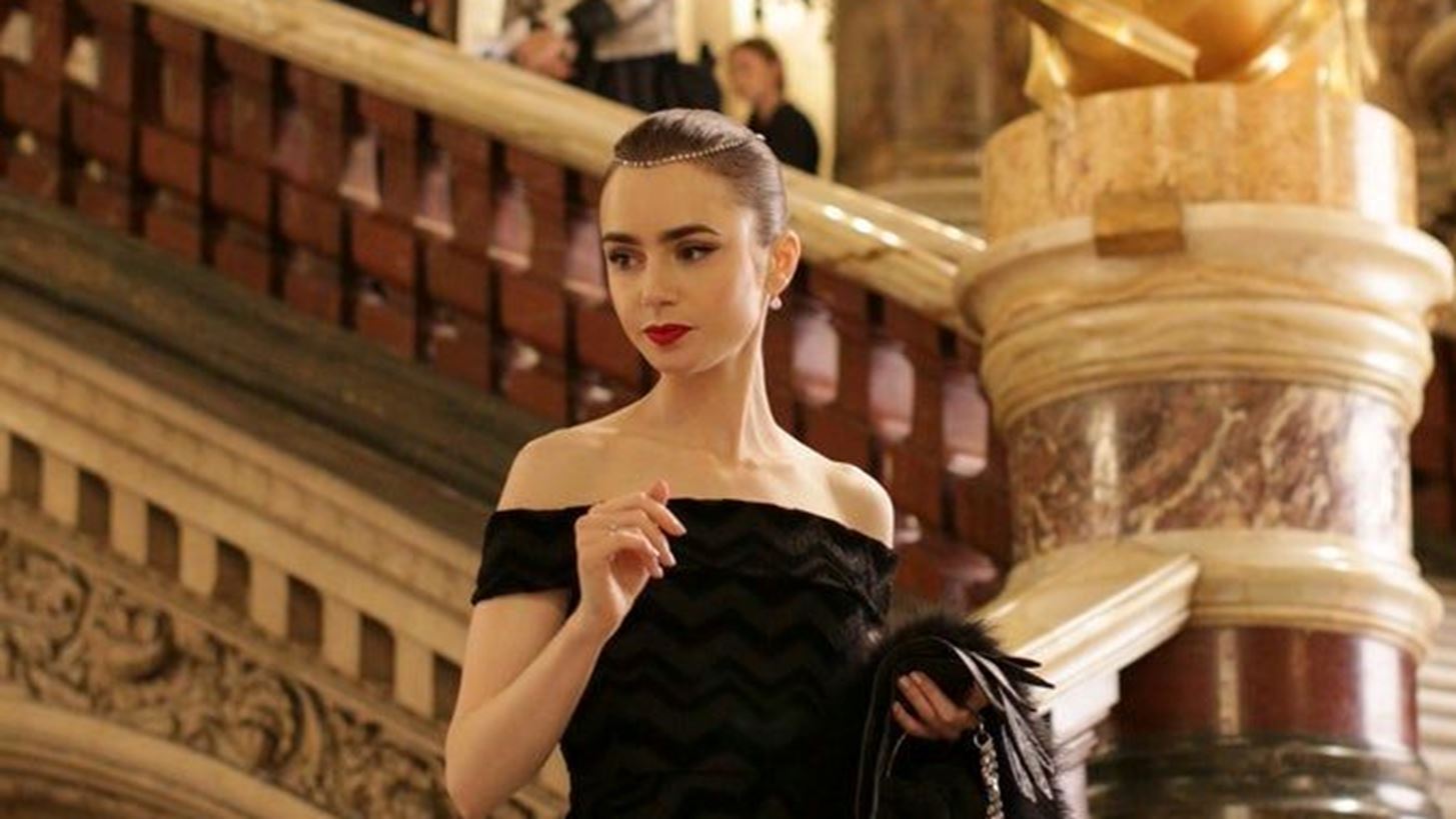 Emily in Paris 2 | &#x3A4;&#x3B9; &#x3B1;&#x3C0;&#x3BF;&#x3BA;&#x3AC;&#x3BB;&#x3C5;&#x3C8;&#x3B5; &#x3BF; &#x3B4;&#x3B7;&#x3BC;&#x3B9;&#x3BF;&#x3C5;&#x3C1;&#x3B3;&#x3CC;&#x3C2; &#x3C4;&#x3B7;&#x3C2; &#x3C3;&#x3B5;&#x3B9;&#x3C1;&#x3AC;&#x3C2; &#x3B3;&#x3B9;&#x3B1; &#x3C4;&#x3B7;&#x3BD; &#x3C0;&#x3BF;&#x3BB;&#x3C5;&#x3B1;&#x3BD;&#x3B1;&#x3BC;&#x3B5;&#x3BD;&#x3CC;&#x3BC;&#x3B5;&#x3BD;&#x3B7; &#x3B4;&#x3B5;&#x3CD;&#x3C4;&#x3B5;&#x3C1;&#x3B7; &#x3C3;&#x3B5;&#x3B6;&#x3CC;&#x3BD;