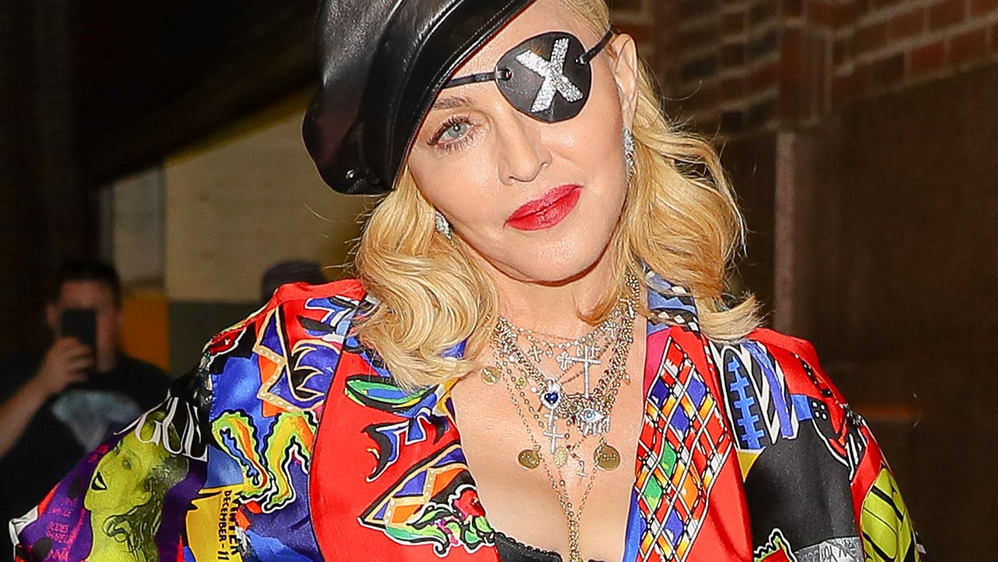 Madonna | &#x3A4;&#x3BF; &#x3BC;&#x3AE;&#x3BD;&#x3C5;&#x3BC;&#x3B1; &#x3C0;&#x3AF;&#x3C3;&#x3C9; &#x3B1;&#x3C0;&#x3CC; &#x3C4;&#x3BF; &#x3BD;&#x3AD;&#x3BF; &#x3C4;&#x3B1;&#x3C4;&#x3BF;&#x3C5;&#x3AC;&#x3B6; &#x3C4;&#x3B7;&#x3C2; &#x3C0;&#x3BF;&#x3C5; &#x3B1;&#x3C0;&#x3B1;&#x3C3;&#x3C7;&#x3CC;&#x3BB;&#x3B7;&#x3C3;&#x3B5; &#x3C4;&#x3BF;&#x3C5;&#x3C2; fans &#x3C4;&#x3B7;&#x3C2;