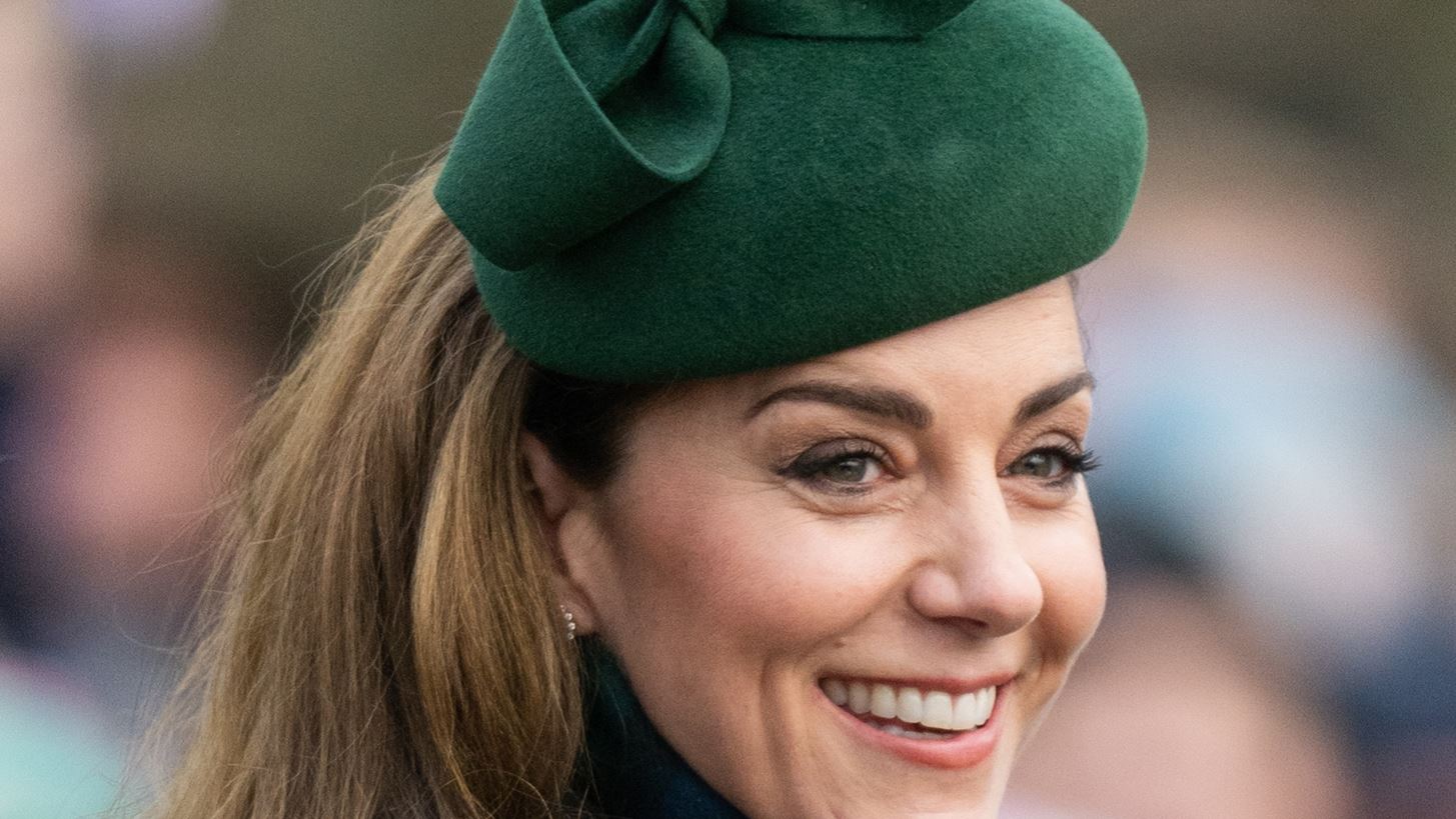 Kate Middleton | &#x39F; &#x3BC;&#x3B5;&#x3B3;&#x3B1;&#x3BB;&#x3CD;&#x3C4;&#x3B5;&#x3C1;&#x3BF;&#x3C2; &#x3C6;&#x3CC;&#x3B2;&#x3BF;&#x3C2; &#x3C4;&#x3B7;&#x3C2; &#x3B3;&#x3B9;&#x3B1; &#x3CC;&#x3C4;&#x3B1;&#x3BD; &#x3B3;&#x3AF;&#x3BD;&#x3B5;&#x3B9; &#x3B2;&#x3B1;&#x3C3;&#x3AF;&#x3BB;&#x3B9;&#x3C3;&#x3C3;&#x3B1;