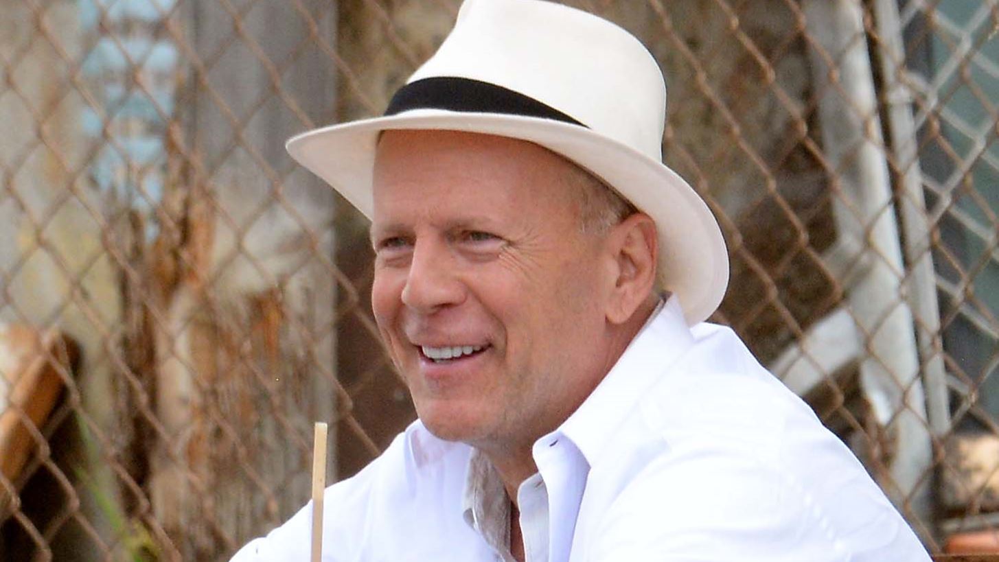 &#x39F; Bruce Willis &#x3C3;&#x3B5; &#x3AD;&#x3BD;&#x3B1; &#x3BC;&#x3BF;&#x3C5;&#x3C3;&#x3B9;&#x3BA;&#x3CC; &#x3BD;&#x3C4;&#x3BF;&#x3C5;&#x3AD;&#x3C4;&#x3BF; &#x3BC;&#x3B5; &#x3C4;&#x3BF;&#x3BD; &#x3C3;&#x3CD;&#x3BD;&#x3C4;&#x3C1;&#x3BF;&#x3C6;&#x3BF; &#x3C4;&#x3B7;&#x3C2; &#x3BA;&#x3CC;&#x3C1;&#x3B7;&#x3C2; &#x3C4;&#x3BF;&#x3C5; &#x3BB;&#x3AF;&#x3B3;&#x3BF;&#x3C5;&#x3C2; &#x3BC;&#x3AE;&#x3BD;&#x3B5;&#x3C2; &#x3BC;&#x3B5;&#x3C4;&#x3AC; &#x3C4;&#x3B7;&#x3BD; &#x3B1;&#x3C0;&#x3BF;&#x3BA;&#x3AC;&#x3BB;&#x3C5;&#x3C8;&#x3B7; &#x3C4;&#x3BF;&#x3C5; &#x3C0;&#x3C1;&#x3BF;&#x3B2;&#x3BB;&#x3AE;&#x3BC;&#x3B1;&#x3C4;&#x3CC;&#x3C2; &#x3C4;&#x3BF;&#x3C5;