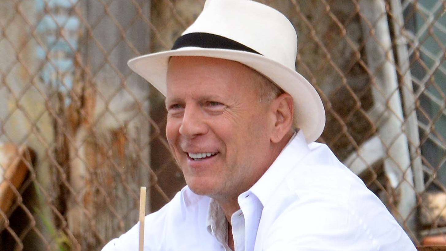 Bruce Willis | &#x39F;&#x3B9; &#x3BD;&#x3AD;&#x3B5;&#x3C2; &#x3B1;&#x3C3;&#x3C4;&#x3B5;&#x3AF;&#x3B5;&#x3C2; &#x3C6;&#x3C9;&#x3C4;&#x3BF;&#x3B3;&#x3C1;&#x3B1;&#x3C6;&#x3AF;&#x3B5;&#x3C2; &#x3BC;&#x3B5; &#x3C4;&#x3B7;&#x3BD; &#x3BA;&#x3CC;&#x3C1;&#x3B7; &#x3C4;&#x3BF;&#x3C5;, Tallulah, &#x3CD;&#x3C3;&#x3C4;&#x3B5;&#x3C1;&#x3B1; &#x3B1;&#x3C0;&#x3CC; &#x3C4;&#x3B7;&#x3BD; &#x3B1;&#x3BB;&#x3BB;&#x3B1;&#x3B3;&#x3AE; &#x3C4;&#x3B7;&#x3C2; &#x3B4;&#x3B9;&#x3B1;&#x3B8;&#x3AE;&#x3BA;&#x3B7;&#x3C2; &#x3C4;&#x3BF;&#x3C5;