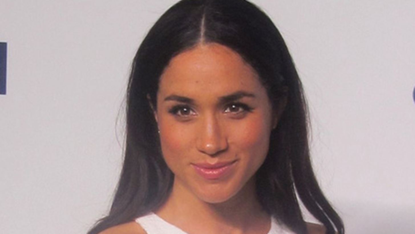 H Meghan Markle &#x3AD;&#x3BA;&#x3B1;&#x3BD;&#x3B5; &#x3AD;&#x3BD;&#x3B1; &#x3B1;&#x3C0;&#x3CC; &#x3C4;&#x3B1; &#x3C0;&#x3B9;&#x3BF; hot &#x3C7;&#x3C4;&#x3B5;&#x3BD;&#x3AF;&#x3C3;&#x3BC;&#x3B1;&#x3C4;&#x3B1; &#x3C4;&#x3B7;&#x3C2; &#x3C3;&#x3B5;&#x3B6;&#x3CC;&#x3BD;