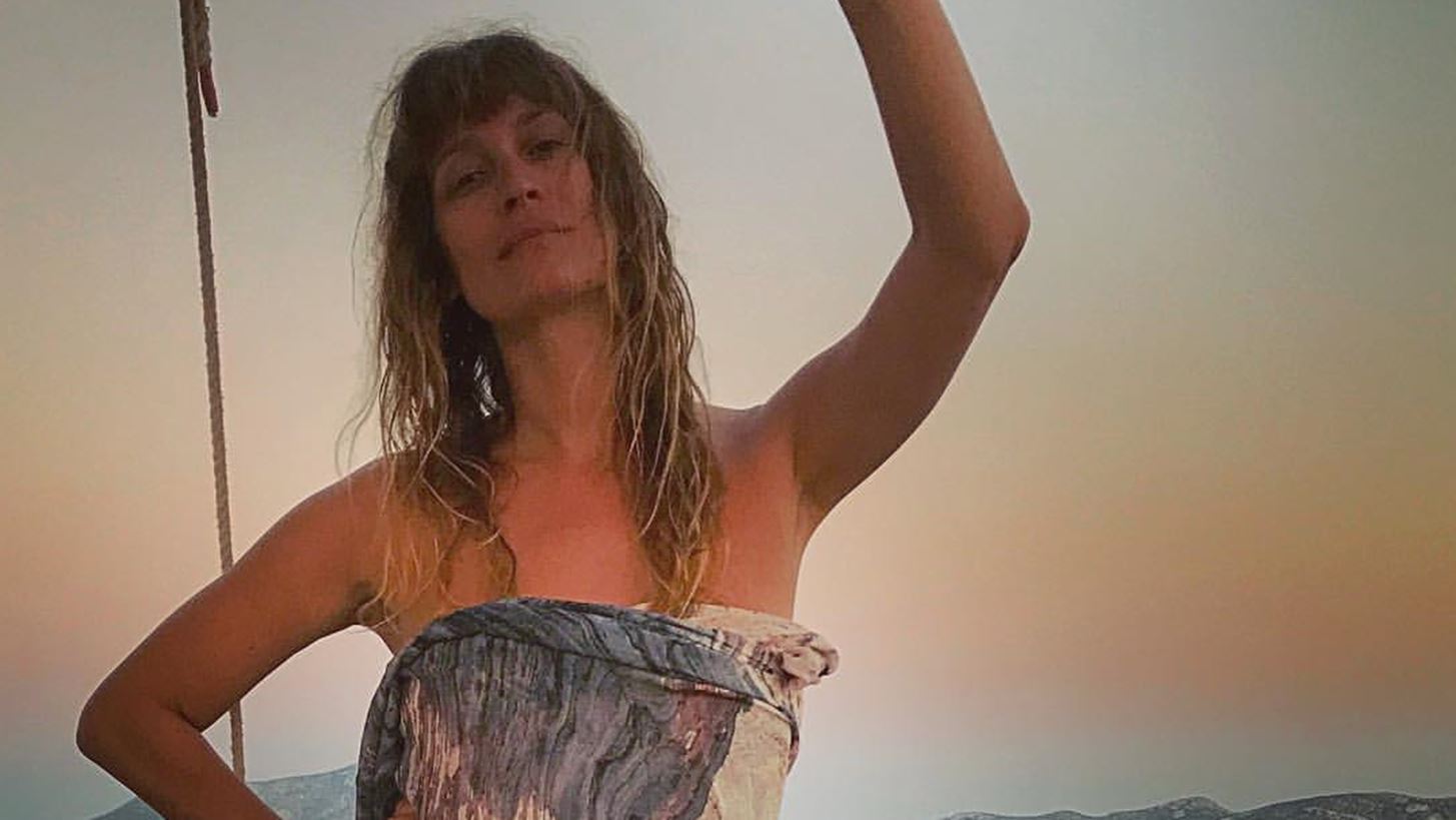 Giovanna Battaglia, Caroline de Maigret, Gilda Ambrosio: &#x39F;&#x3B9; &#x3C3;&#x3C4;&#x3C5;&#x3BB;&#x3AC;&#x3C4;&#x3B5;&#x3C2; &#x3B4;&#x3B9;&#x3B1;&#x3BA;&#x3BF;&#x3C0;&#x3AD;&#x3C2; &#x3C4;&#x3BF;&#x3C5;&#x3C2; &#x3C3;&#x3C4;&#x3B7;&#x3BD; &#x395;&#x3BB;&#x3BB;&#x3AC;&#x3B4;&#x3B1;