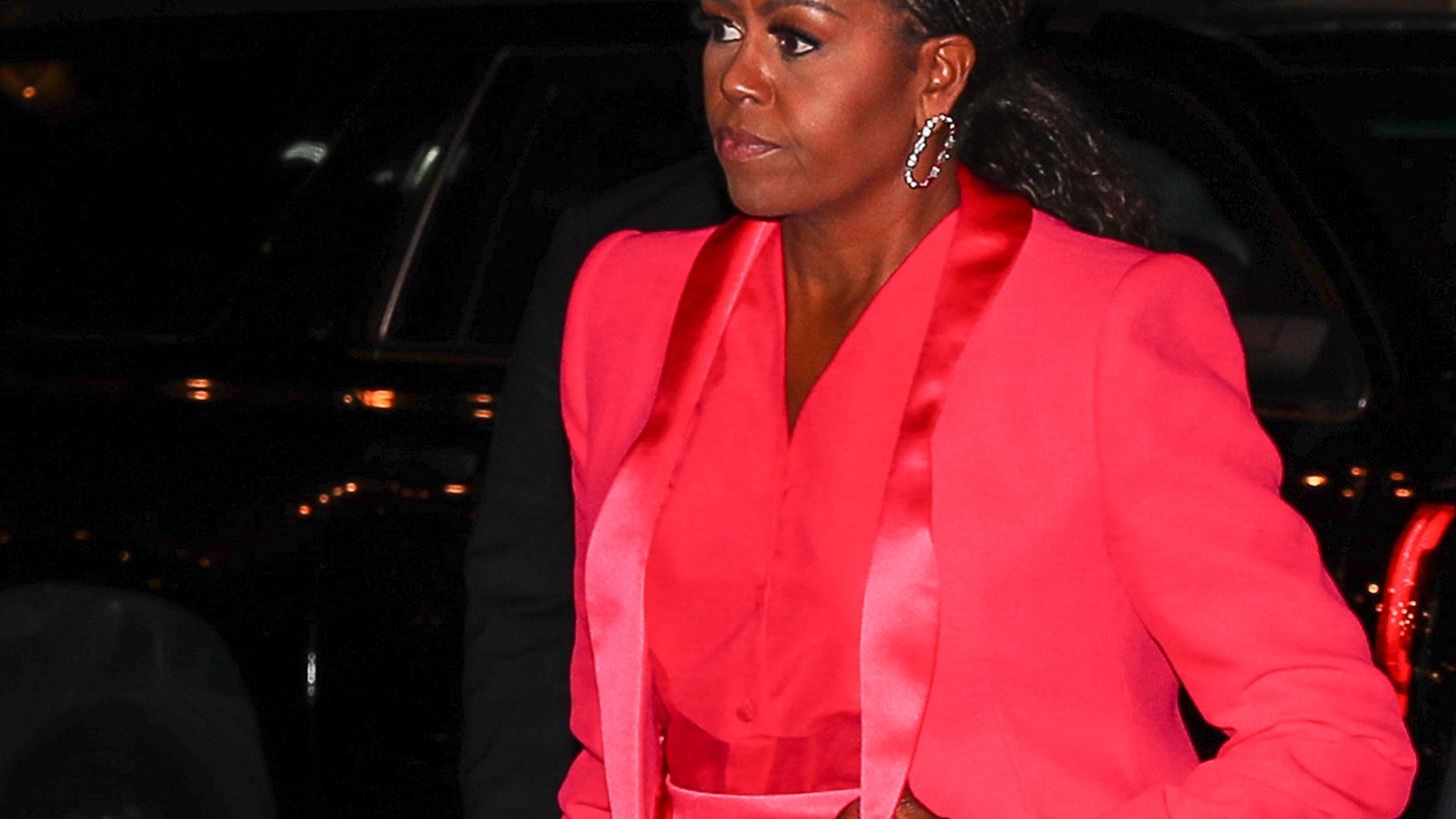 Michelle Obama | &#x388;&#x3C6;&#x3C5;&#x3B3;&#x3B5; &#x3B1;&#x3C0;&#x3CC; &#x3C4;&#x3B7; &#x3B6;&#x3C9;&#x3AE; &#x3B7; &#x3BC;&#x3B7;&#x3C4;&#x3AD;&#x3C1;&#x3B1; &#x3C4;&#x3B7;&#x3C2;