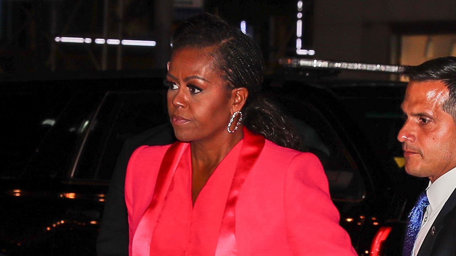 &#x397; Michelle Obama &#x3BC;&#x3B5; &#x3C4;&#x3BF; &#x3C0;&#x3B9;&#x3BF; &#x3BA;&#x3BF;&#x3C5;&#x3BB; outfit &#x3C0;&#x3BF;&#x3C5; &#x3C6;&#x3CC;&#x3C1;&#x3B5;&#x3C3;&#x3B5; &#x3C0;&#x3BF;&#x3C4;&#x3AD;