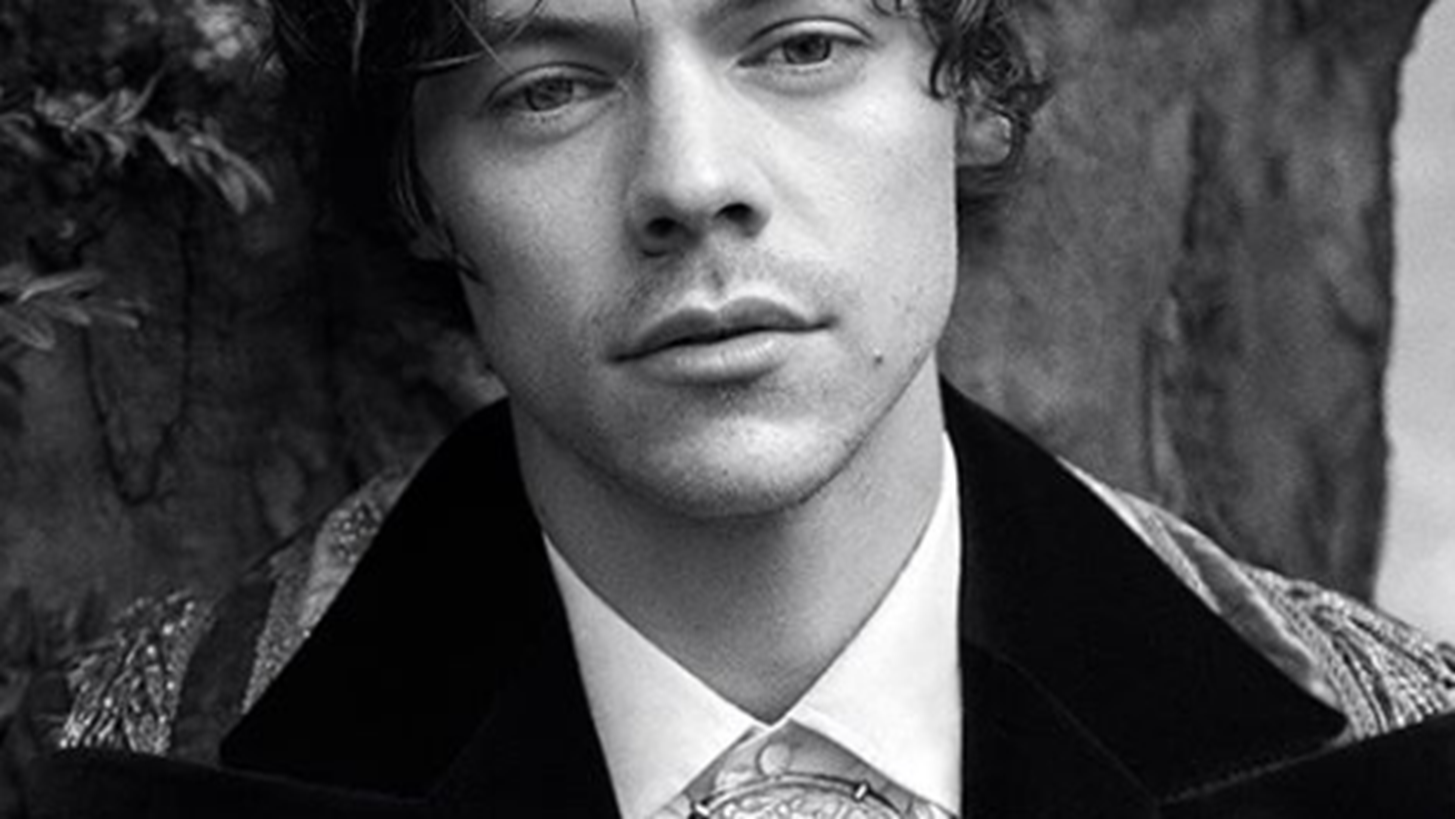 &#x39F; Harry Styles &#x3C0;&#x3C1;&#x3C9;&#x3C4;&#x3B1;&#x3B3;&#x3C9;&#x3BD;&#x3B9;&#x3C3;&#x3C4;&#x3B5;&#x3AF; &#x3C3;&#x3C4;&#x3B7; &#x3BD;&#x3AD;&#x3B1; &#x3BA;&#x3B1;&#x3BC;&#x3C0;&#x3AC;&#x3BD;&#x3B9;&#x3B1; &#x3C4;&#x3BF;&#x3C5; Gucci