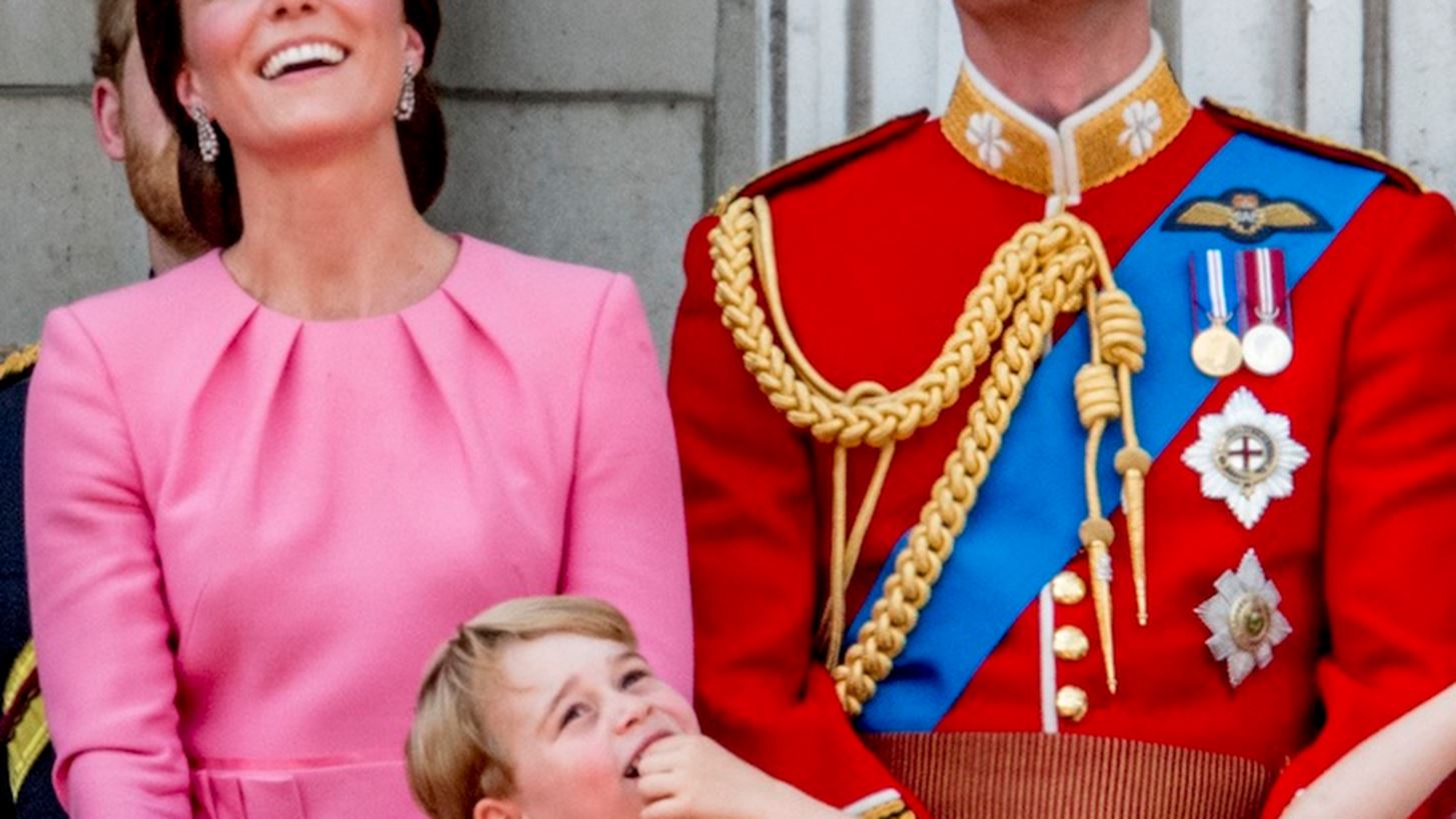 Kate Middleton- &#x3A0;&#x3C1;&#x3AF;&#x3B3;&#x3BA;&#x3B9;&#x3C0;&#x3B1;&#x3C2; William: &#x3A4;&#x3BF; &#x3BF;&#x3B9;&#x3BA;&#x3BF;&#x3B3;&#x3B5;&#x3BD;&#x3B5;&#x3B9;&#x3B1;&#x3BA;&#x3CC; &#x3C4;&#x3BF;&#x3C5;&#x3C2; &#x3C0;&#x3BF;&#x3C1;&#x3C4;&#x3C1;&#x3AD;&#x3C4;&#x3BF; &#x3B3;&#x3B9;&#x3B1; &#x3C4;&#x3B1; &#x3A7;&#x3C1;&#x3B9;&#x3C3;&#x3C4;&#x3BF;&#x3CD;&#x3B3;&#x3B5;&#x3BD;&#x3BD;&#x3B1;