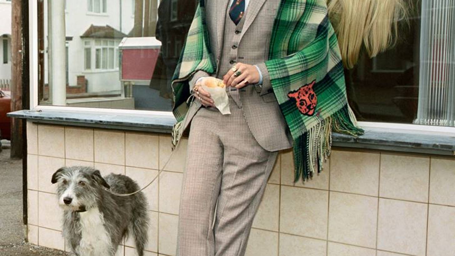 O Harry Styles &#x3C0;&#x3C1;&#x3C9;&#x3C4;&#x3B1;&#x3B3;&#x3C9;&#x3BD;&#x3B9;&#x3C3;&#x3C4;&#x3B5;&#x3AF; &#x3C3;&#x3C4;&#x3B7; &#x3BD;&#x3AD;&#x3B1; &#x3BA;&#x3B1;&#x3BC;&#x3C0;&#x3AC;&#x3BD;&#x3B9;&#x3B1; &#x3C4;&#x3B7;&#x3C2; Gucci