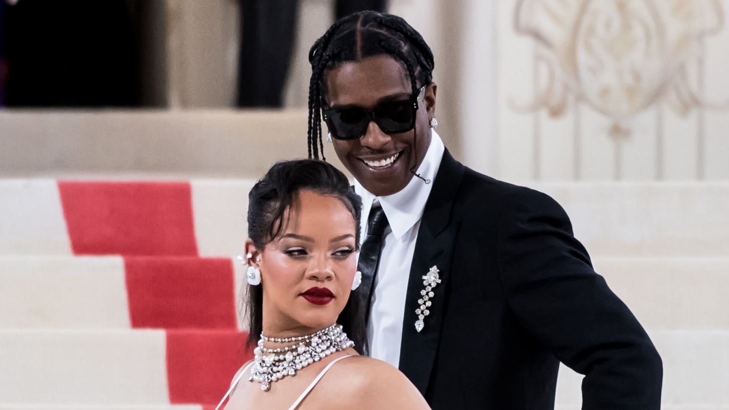 Rihanna - Asap Rocky | &#x391;&#x3C5;&#x3C4;&#x3CC; &#x3B5;&#x3AF;&#x3BD;&#x3B1;&#x3B9; &#x3C4;&#x3BF; &#x3CC;&#x3BD;&#x3BF;&#x3BC;&#x3B1; &#x3C0;&#x3BF;&#x3C5; &#x3C0;&#x3AE;&#x3C1;&#x3B5; &#x3BF; &#x3B3;&#x3B9;&#x3BF;&#x3C2; &#x3C4;&#x3BF;&#x3C5;&#x3C2;