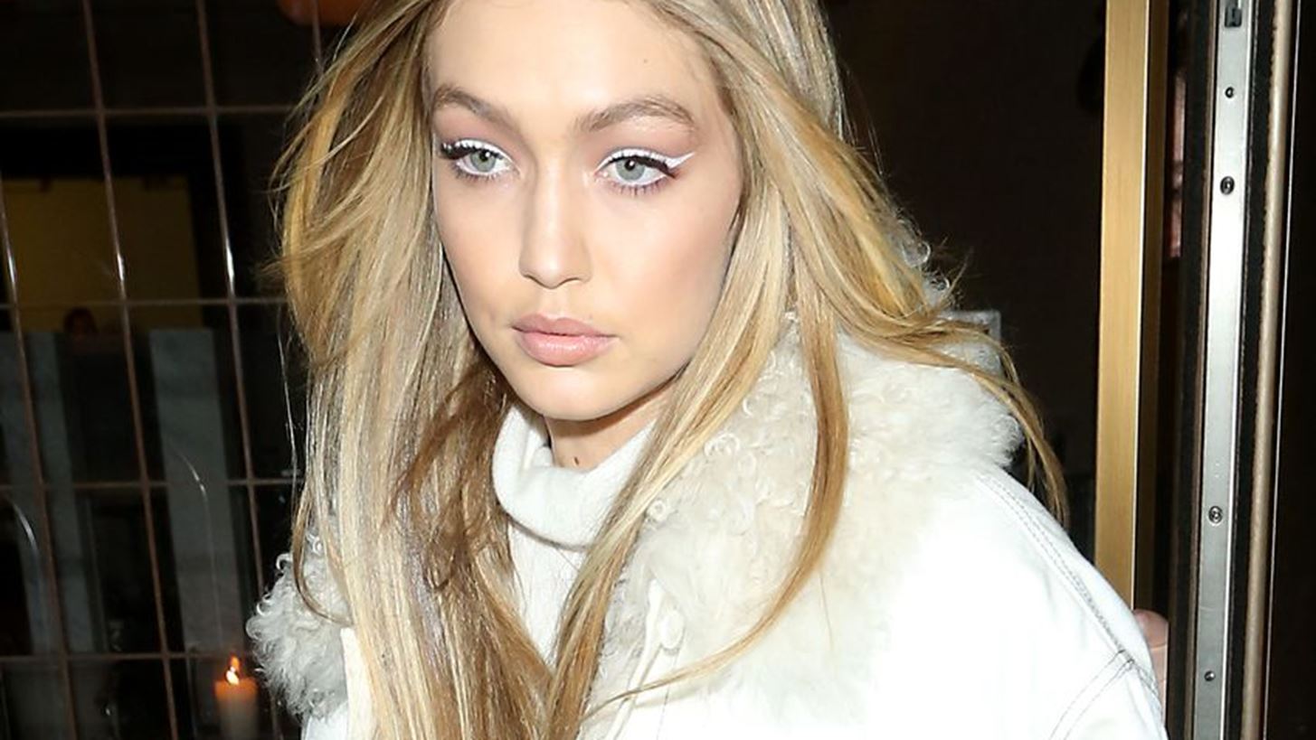 H Gigi Hadid &#x3B4;&#x3BF;&#x3BA;&#x3B9;&#x3BC;&#x3AC;&#x3B6;&#x3B5;&#x3B9; &#x3BC;&#x3B9;&#x3B1; &#x3B1;&#x3C3;&#x3C5;&#x3BD;&#x3AE;&#x3B8;&#x3B9;&#x3C3;&#x3C4;&#x3B7; beauty &#x3C4;&#x3AC;&#x3C3;&#x3B7; (&#x3BA;&#x3B1;&#x3B9; &#x3C4;&#x3B7;&#x3C2; &#x3C0;&#x3AC;&#x3B5;&#x3B9; &#x3C0;&#x3BF;&#x3BB;&#x3CD;)