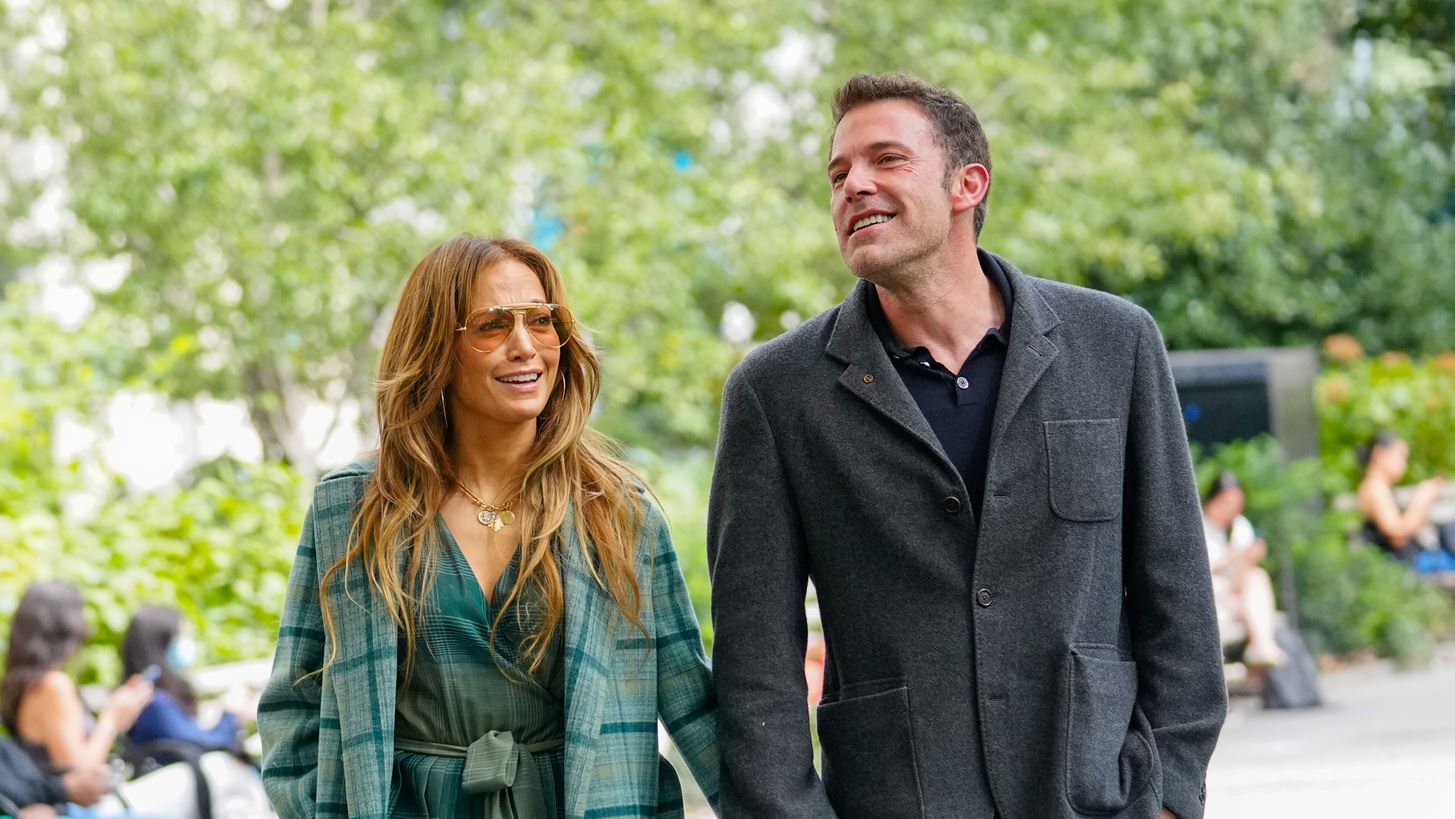Jennifer Lopez - Ben Affleck | &#x3A4;&#x3B1; &#x3C3;&#x3C7;&#x3AD;&#x3B4;&#x3B9;&#x3B1; &#x3B3;&#x3B9;&#x3B1; &#x3C4;&#x3BF; &#x3BA;&#x3B1;&#x3B9;&#x3BD;&#x3BF;&#x3CD;&#x3C1;&#x3B9;&#x3BF; &#x3C4;&#x3BF;&#x3C5;&#x3C2; &#x3C3;&#x3C0;&#x3AF;&#x3C4;&#x3B9; &#x3C3;&#x3C4;&#x3BF; &#x39B;&#x3BF;&#x3C2; &#x386;&#x3BD;&#x3C4;&#x3B6;&#x3B5;&#x3BB;&#x3B5;&#x3C2; &#x3BA;&#x3B1;&#x3B9; &#x3BF;&#x3B9; &#x3C3;&#x3C5;&#x3B6;&#x3B7;&#x3C4;&#x3AE;&#x3C3;&#x3B5;&#x3B9;&#x3C2; &#x3B3;&#x3B9;&#x3B1; &#x3B3;&#x3AC;&#x3BC;&#x3BF;
