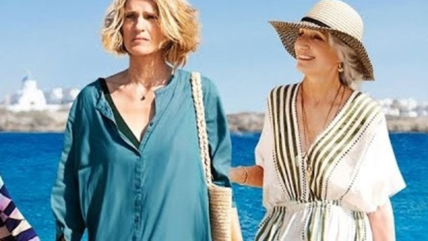 &quot;&#x39F;&#x3B9; &#x39A;&#x3C5;&#x3BA;&#x3BB;&#x3AC;&#x3B4;&#x3B5;&#x3C2;&quot; | H &#x3BD;&#x3AD;&#x3B1; &#x3C4;&#x3B1;&#x3B9;&#x3BD;&#x3AF;&#x3B1; &#x3C4;&#x3B7;&#x3C2; Olivia Cote &#x3BA;&#x3B1;&#x3B9; &#x3C4;&#x3B7;&#x3C2; Kristin Scott Thomas &#x3B3;&#x3C5;&#x3C1;&#x3AF;&#x3C3;&#x3C4;&#x3B7;&#x3BA;&#x3B5; &#x3C3;&#x3C4;&#x3B7;&#x3BD; &#x395;&#x3BB;&#x3BB;&#x3AC;&#x3B4;&#x3B1;