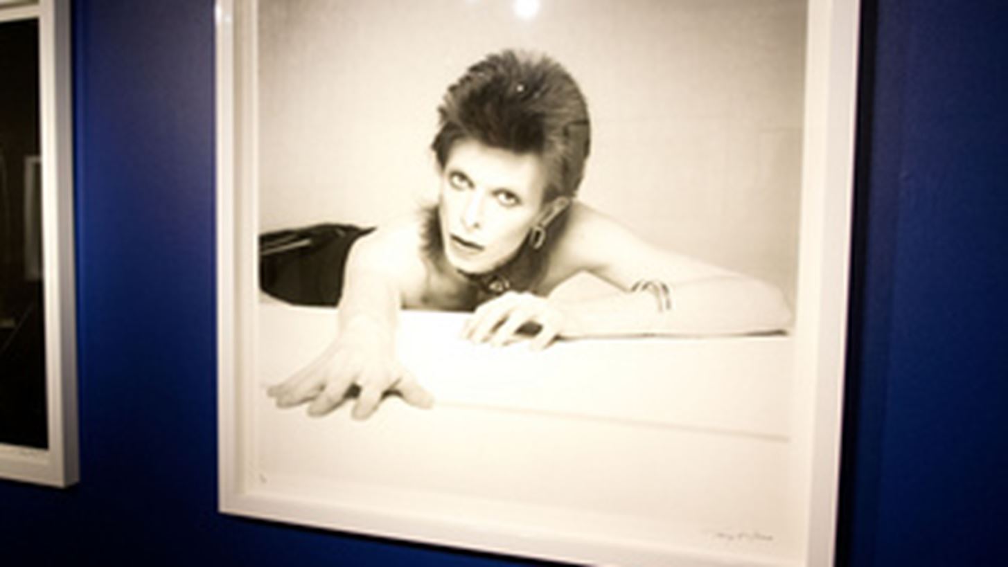 &#x3A3;&#x3C0;&#x3AC;&#x3BD;&#x3B9;&#x3B5;&#x3C2; &#x3C6;&#x3C9;&#x3C4;&#x3BF;&#x3B3;&#x3C1;&#x3B1;&#x3C6;&#x3AF;&#x3B5;&#x3C2; &#x3C4;&#x3C9;&#x3BD; David Bowie, Beatles, Brigitte Bardot &#x3C3;&#x3B5; &#x3AD;&#x3BA;&#x3B8;&#x3B5;&#x3C3;&#x3B7; &#x3C3;&#x3C4;&#x3BF; &#x39B;&#x3BF;&#x3BD;&#x3B4;&#x3AF;&#x3BD;&#x3BF;