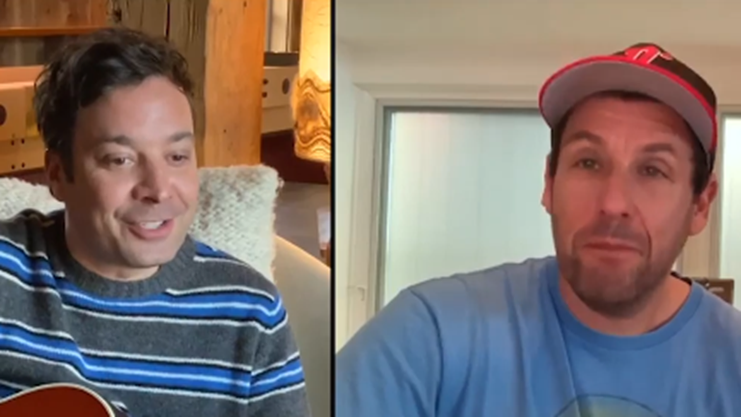 &#x39F;&#x3B9; Jimmy Fallon &amp; Adam Sandler &#x3C4;&#x3C1;&#x3B1;&#x3B3;&#x3BF;&#x3C5;&#x3B4;&#x3BF;&#x3CD;&#x3BD; &#x3B3;&#x3B9;&#x3B1; &#x3C4;&#x3BF;&#x3C5;&#x3C2; &#x3B1;&#x3B3;&#x3B1;&#x3C0;&#x3B7;&#x3BC;&#x3AD;&#x3BD;&#x3BF;&#x3C5;&#x3C2; &#x3C0;&#x3B1;&#x3C0;&#x3C0;&#x3BF;&#x3CD;&#x3B4;&#x3B5;&#x3C2; &#x3CC;&#x3BB;&#x3C9;&#x3BD; &#x3BC;&#x3B1;&#x3C2;