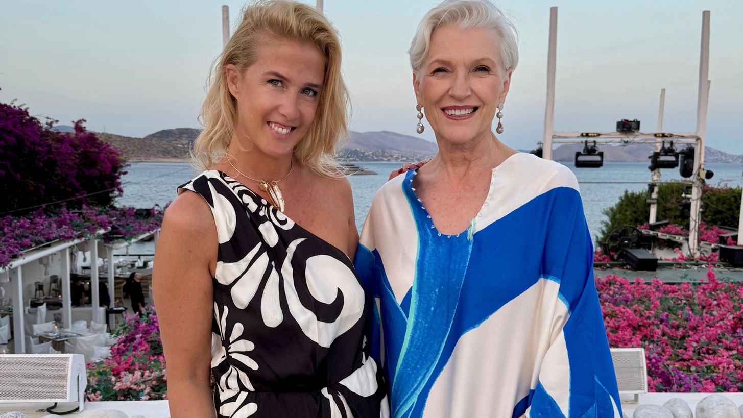 &#x397; Maye Musk &#x3BC;&#x3B5; kaftans &#x3B1;&#x3C0;&#x3CC; &#x3C4;&#x3B7; &#x3C3;&#x3C5;&#x3BB;&#x3BB;&#x3BF;&#x3B3;&#x3AE; Themis Z