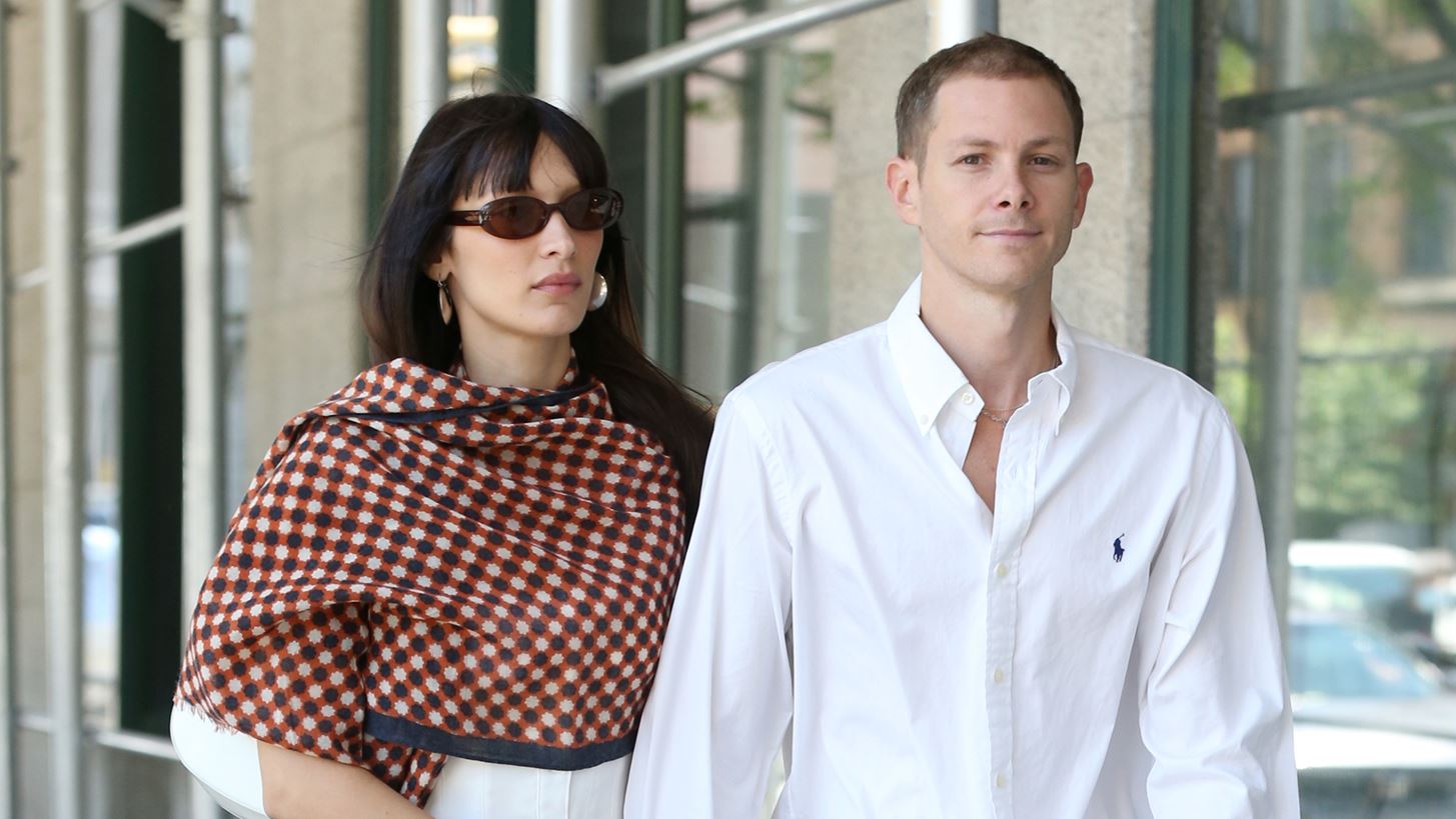 Bella Hadid | &#x3A7;&#x3CE;&#x3C1;&#x3B9;&#x3C3;&#x3B5; &#x3BC;&#x3B5; &#x3C4;&#x3BF;&#x3BD; Marc Kalman &#x3AD;&#x3C0;&#x3B5;&#x3B9;&#x3C4;&#x3B1; &#x3B1;&#x3C0;&#x3CC; &#x3B4;&#x3CD;&#x3BF; &#x3C7;&#x3C1;&#x3CC;&#x3BD;&#x3B9;&#x3B1;