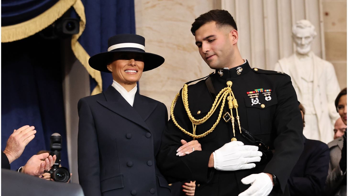 Navy blue &#x3C0;&#x3B1;&#x3BB;&#x3C4;&#x3CC; | To trend &#x3C0;&#x3BF;&#x3C5; &#x3BE;&#x3B5;&#x3BA;&#x3AF;&#x3BD;&#x3B7;&#x3C3;&#x3B5; &#x3B7; Melania Trump &#x3BA;&#x3B1;&#x3B9; &#x3B1;&#x3B3;&#x3AC;&#x3C0;&#x3B7;&#x3C3;&#x3B1;&#x3BD; &#x3BF;&#x3B9; celebrities