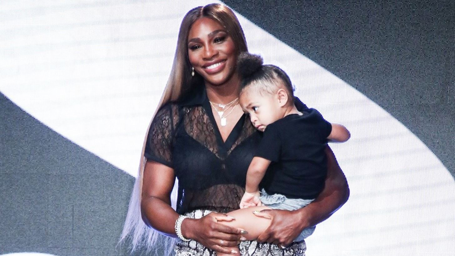 Serena Williams | &#x39C;&#x3B5; &#x3C4;&#x3B7;&#x3BD; &#x3BA;&#x3CC;&#x3C1;&#x3B7; &#x3C4;&#x3B7;&#x3C2; &#x3C3;&#x3C4;&#x3B7;&#x3BD; &#x3C0;&#x3B1;&#x3C3;&#x3B1;&#x3C1;&#x3AD;&#x3BB;&#x3B1; &#x3C4;&#x3B7;&#x3C2; &#x395;&#x3B2;&#x3B4;&#x3BF;&#x3BC;&#x3AC;&#x3B4;&#x3B1;&#x3C2; &#x39C;&#x3CC;&#x3B4;&#x3B1;&#x3C2;