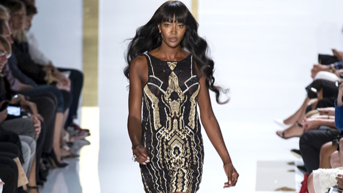 &#x397; Naomi Campbell &#x3B8;&#x3C5;&#x3BC;&#x3AF;&#x3B6;&#x3B5;&#x3B9; &#x3BE;&#x3B1;&#x3BD;&#x3AC; &#x3C4;&#x3BF; &#x3B8;&#x3C1;&#x3C5;&#x3BB;&#x3B9;&#x3BA;&#x3CC; &#x3C0;&#x3AD;&#x3C3;&#x3B9;&#x3BC;&#x3BF; &#x3C3;&#x3C4;&#x3B7;&#x3BD; &#x3C0;&#x3B1;&#x3C3;&#x3B1;&#x3C1;&#x3AD;&#x3BB;&#x3B1; &#x3C4;&#x3BF; 1993