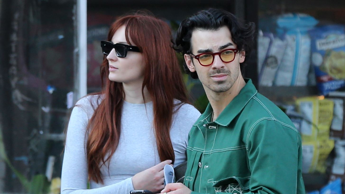 Sophie Turner - Joe Jonas | &#x39A;&#x3B1;&#x3C4;&#x3AD;&#x3BB;&#x3B7;&#x3BE;&#x3B1;&#x3BD; &#x3C3;&#x3B5; &#x3C3;&#x3C5;&#x3BC;&#x3C6;&#x3C9;&#x3BD;&#x3AF;&#x3B1; &#x3B3;&#x3B9;&#x3B1; &#x3C4;&#x3B7;&#x3BD; &#x3B5;&#x3C0;&#x3B9;&#x3BC;&#x3AD;&#x3BB;&#x3B5;&#x3B9;&#x3B1; &#x3C4;&#x3C9;&#x3BD; &#x3C0;&#x3B1;&#x3B9;&#x3B4;&#x3B9;&#x3CE;&#x3BD; &#x3C4;&#x3BF;&#x3C5;&#x3C2;