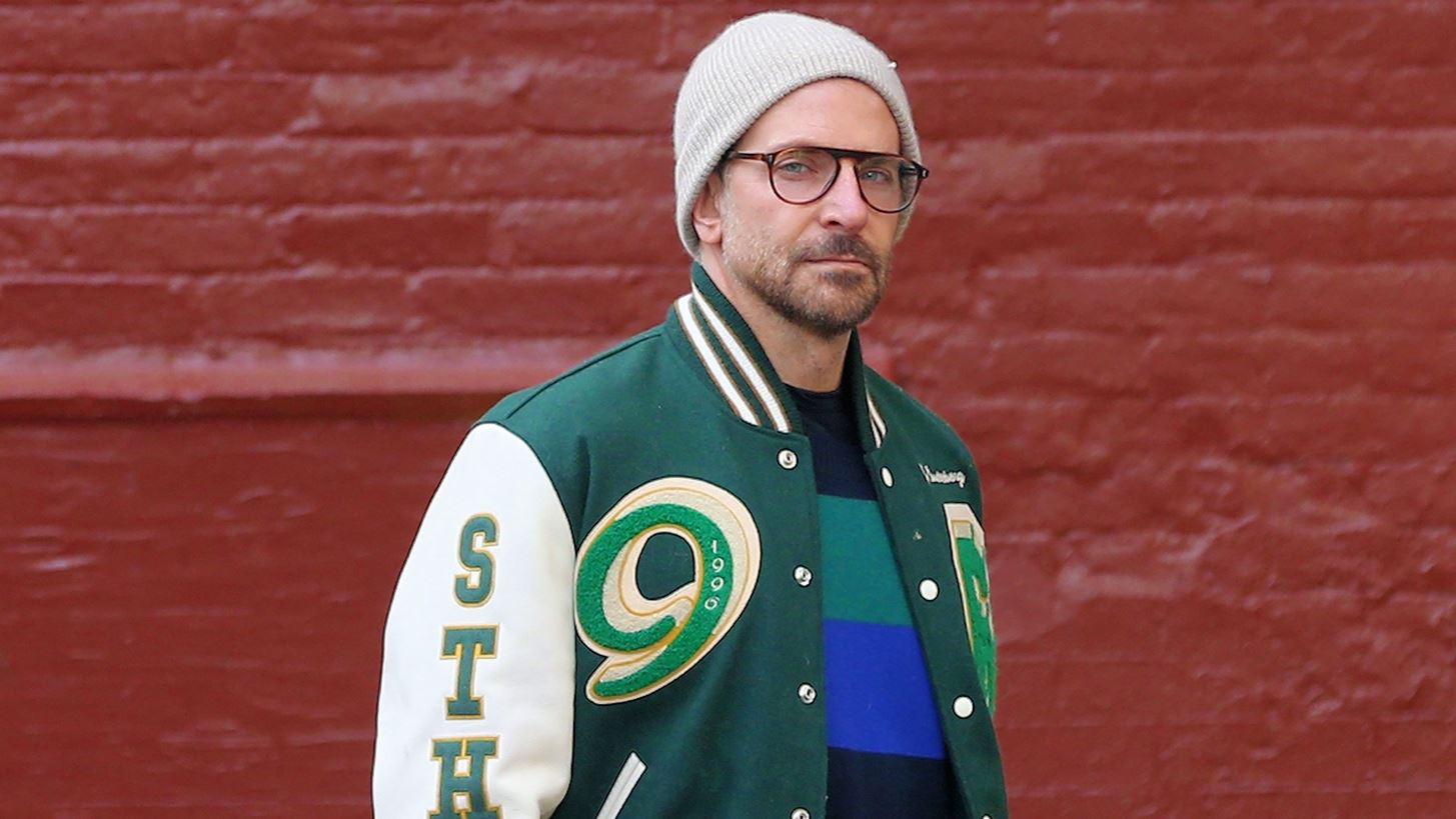 &#x39F; Bradley Cooper &#x3C7;&#x3C1;&#x3B5;&#x3B9;&#x3AC;&#x3C3;&#x3C4;&#x3B7;&#x3BA;&#x3B5; &#x3BF;&#x3BA;&#x3C4;&#x3CE; &#x3BC;&#x3AE;&#x3BD;&#x3B5;&#x3C2; &#x3B3;&#x3B9;&#x3B1; &#x3BD;&#x3B1; &#x3B1;&#x3B3;&#x3B1;&#x3C0;&#x3AE;&#x3C3;&#x3B5;&#x3B9; &#x3C4;&#x3B7;&#x3BD; &#x3BA;&#x3CC;&#x3C1;&#x3B7; &#x3C4;&#x3BF;&#x3C5;, &#x3CC;&#x3BC;&#x3C9;&#x3C2;, &#x3C3;&#x3AE;&#x3BC;&#x3B5;&#x3C1;&#x3B1; &#x3B5;&#x3BE;&#x3BF;&#x3BC;&#x3BF;&#x3BB;&#x3BF;&#x3B3;&#x3B5;&#x3AF;&#x3C4;&#x3B1;&#x3B9; &#x3CC;&#x3C4;&#x3B9; &#x3B4;&#x3B5;&#x3BD; &#x3B8;&#x3B1; &#x3BC;&#x3C0;&#x3BF;&#x3C1;&#x3BF;&#x3CD;&#x3C3;&#x3B5; &#x3BD;&#x3B1; &#x3B6;&#x3AE;&#x3C3;&#x3B5;&#x3B9; &#x3C7;&#x3C9;&#x3C1;&#x3AF;&#x3C2; &#x3B1;&#x3C5;&#x3C4;&#x3AE;&#x3BD;