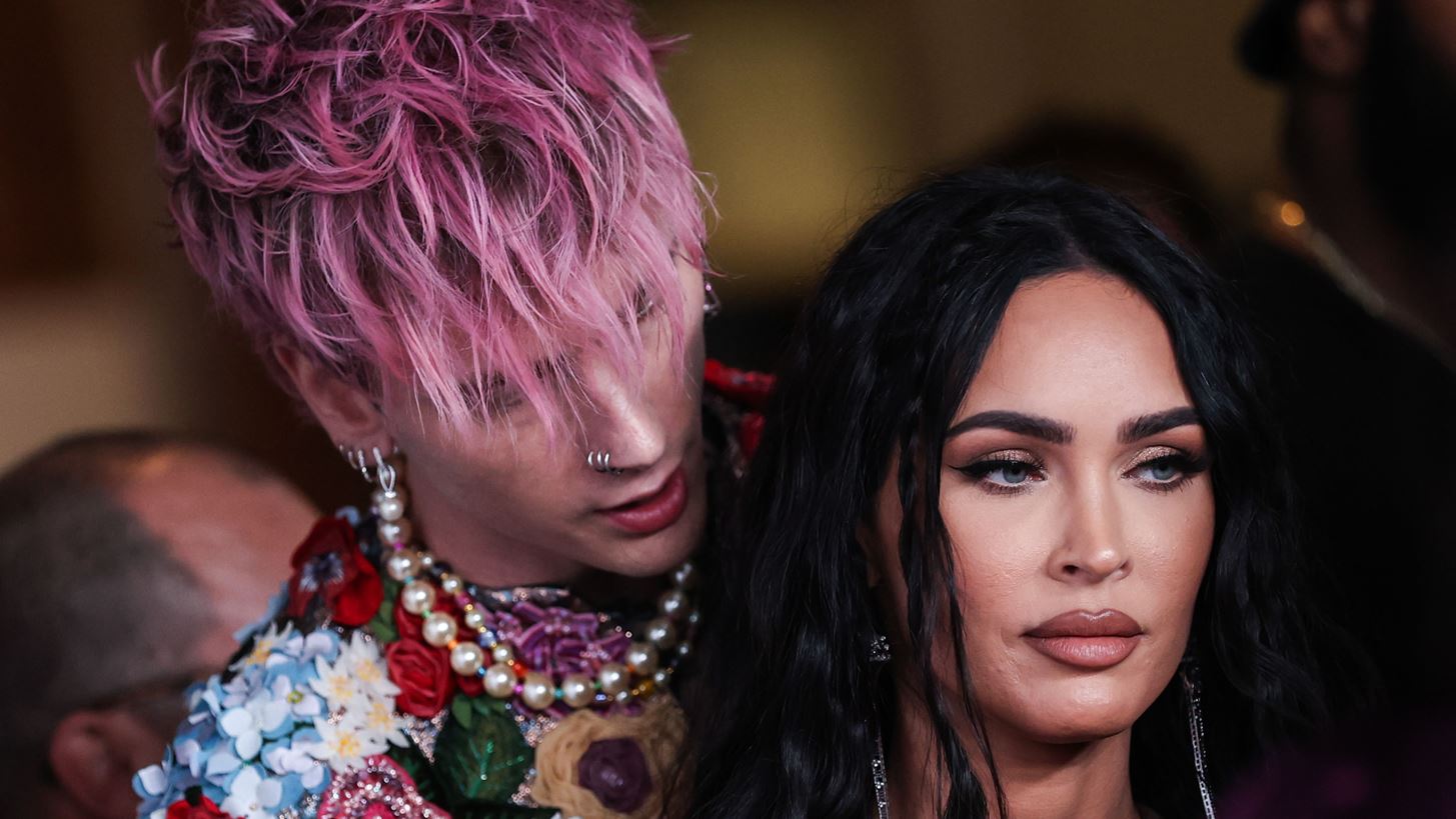 Megan Fox &#x3BA;&#x3B1;&#x3B9; Machine Gun Kelly | &#x393;&#x3B9;&#x3B1;&#x3C4;&#x3AF; &#x3AE;&#x3C0;&#x3B9;&#x3B1;&#x3BD; &#x3BF; &#x3AD;&#x3BD;&#x3B1;&#x3C2; &#x3C4;&#x3BF; &#x3B1;&#x3AF;&#x3BC;&#x3B1; &#x3C4;&#x3BF;&#x3C5; &#x3AC;&#x3BB;&#x3BB;&#x3BF;&#x3C5;