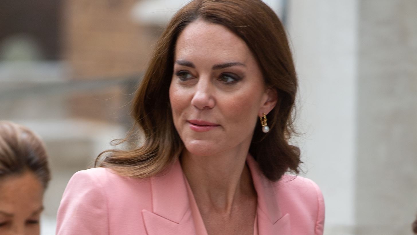 &#x397; &#x3B5;&#x3BD;&#x3C4;&#x3C5;&#x3C0;&#x3C9;&#x3C3;&#x3B9;&#x3B1;&#x3BA;&#x3AE; &#x3B5;&#x3BC;&#x3C6;&#x3AC;&#x3BD;&#x3B9;&#x3C3;&#x3B7; &#x3C4;&#x3B7;&#x3C2; Kate Middleton &#x3C3;&#x3C4;&#x3B7;&#x3BD; &#x3B5;&#x3BA;&#x3BA;&#x3BB;&#x3B7;&#x3C3;&#x3AF;&#x3B1; &#x3C4;&#x3B7;&#x3C2; &#x391;&#x3B3;&#x3AF;&#x3B1;&#x3C2; &#x39C;&#x3B1;&#x3B3;&#x3B4;&#x3B1;&#x3BB;&#x3B7;&#x3BD;&#x3AE;&#x3C2; &#x3C3;&#x3C4;&#x3BF; &#x3A3;&#x3AC;&#x3BD;&#x3C4;&#x3C1;&#x3B9;&#x3B3;&#x3C7;&#x3B1;&#x3BC;