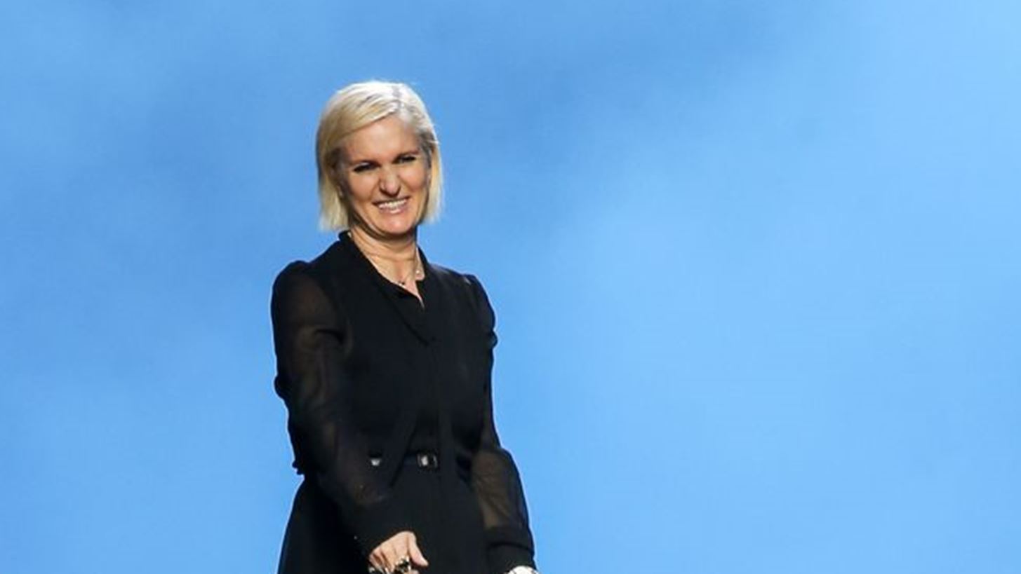 Dior Cruise 2022 | &#x397; &#x3C3;&#x3C5;&#x3BD;&#x3AC;&#x3BD;&#x3C4;&#x3B7;&#x3C3;&#x3B7; &#x3C4;&#x3B7;&#x3C2; Maria Grazia Chiuri &#x3BC;&#x3B5; &#x3C4;&#x3BF;&#x3C5;&#x3C2; &#x388;&#x3BB;&#x3BB;&#x3B7;&#x3BD;&#x3B5;&#x3C2; &#x3BA;&#x3B1;&#x3BB;&#x3BB;&#x3B9;&#x3C4;&#x3AD;&#x3C7;&#x3BD;&#x3B5;&#x3C2;