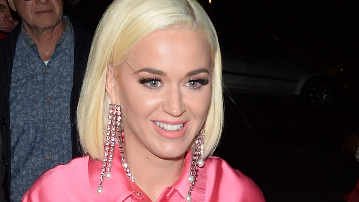 &#x397; Katy Perry &#x3BC;&#x3B5;&#x3C4;&#x3B1;&#x3BC;&#x3BF;&#x3C1;&#x3C6;&#x3CE;&#x3B8;&#x3B7;&#x3BA;&#x3B5; &#x3C3;&#x3B5; &#x3B7;&#x3C1;&#x3C9;&#x3AF;&#x3B4;&#x3B1; &#x3C4;&#x3B7;&#x3C2; Disney