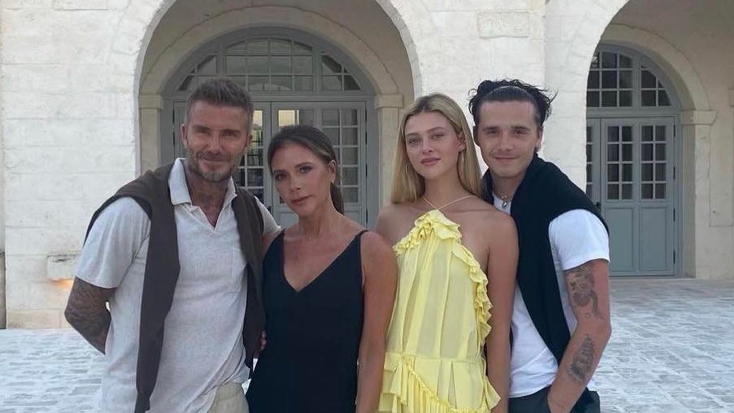 Victoria Beckham | &#x397; &#x3B1;&#x3B9;&#x3BD;&#x3B9;&#x3B3;&#x3BC;&#x3B1;&#x3C4;&#x3B9;&#x3BA;&#x3AE; &#x3C6;&#x3C9;&#x3C4;&#x3BF;&#x3B3;&#x3C1;&#x3B1;&#x3C6;&#x3AF;&#x3B1; &#x3C0;&#x3BF;&#x3C5; &#x3C5;&#x3C0;&#x3BF;&#x3BD;&#x3CC;&#x3B7;&#x3C3;&#x3B5; &#x3C0;&#x3C9;&#x3C2; &#x3C0;&#x3B9;&#x3B8;&#x3B1;&#x3BD;&#x3CE;&#x3C2; &#x3C5;&#x3C0;&#x3AE;&#x3C1;&#x3C7;&#x3B5; &#x3C0;&#x3C1;&#x3CC;&#x3B2;&#x3BB;&#x3B7;&#x3BC;&#x3B1; &#x3BC;&#x3B5; &#x3C4;&#x3B7; Nicola Peltz