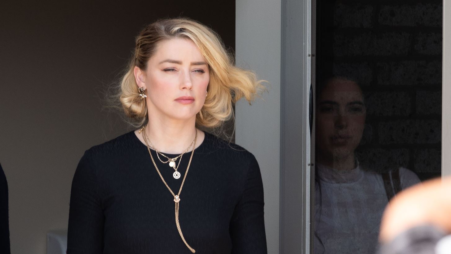 Amber Heard | &#x397; &#x3BD;&#x3AD;&#x3B1; &#x3B4;&#x3B9;&#x3BA;&#x3B1;&#x3C3;&#x3C4;&#x3B9;&#x3BA;&#x3AE; &#x3B4;&#x3B9;&#x3B1;&#x3BC;&#x3AC;&#x3C7;&#x3B7; &#x3C0;&#x3BF;&#x3C5; &#x3C0;&#x3C1;&#x3CC;&#x3BA;&#x3B5;&#x3B9;&#x3C4;&#x3B1;&#x3B9; &#x3BD;&#x3B1; &#x3B1;&#x3BD;&#x3C4;&#x3B9;&#x3BC;&#x3B5;&#x3C4;&#x3C9;&#x3C0;&#x3AF;&#x3C3;&#x3B5;&#x3B9;