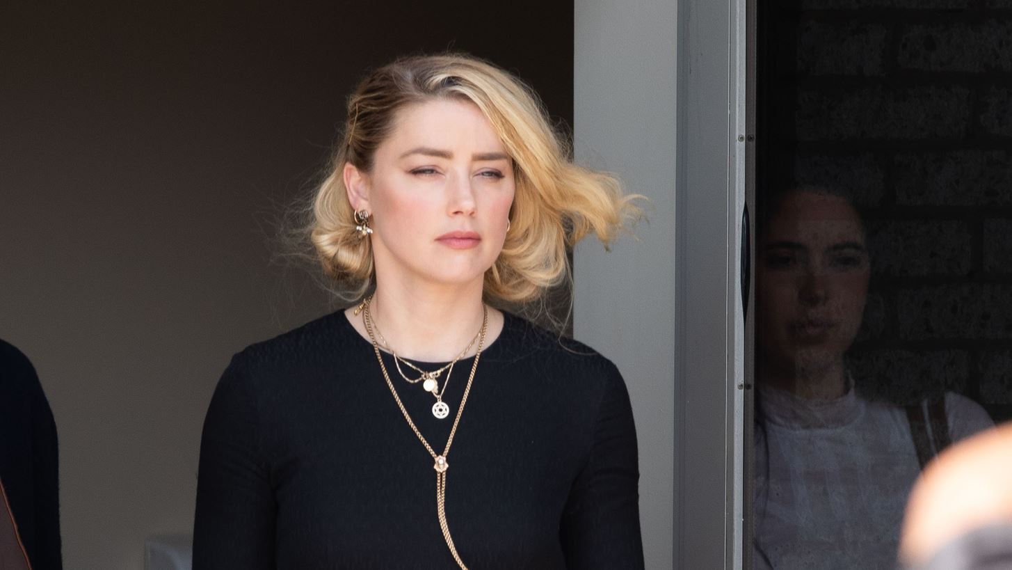 Amber Heard | &#x393;&#x3B9;&#x3B1; &#x3B4;&#x3B9;&#x3B1;&#x3BA;&#x3BF;&#x3C0;&#x3AD;&#x3C2; &#x3BC;&#x3B5; &#x3C4;&#x3B7;&#x3BD; 1 &#x3AD;&#x3C4;&#x3BF;&#x3C5;&#x3C2; &#x3BA;&#x3CC;&#x3C1;&#x3B7; &#x3C4;&#x3B7;&#x3C2; &#x3C3;&#x3C4;&#x3B7;&#x3BD; &#x399;&#x3C3;&#x3C0;&#x3B1;&#x3BD;&#x3AF;&#x3B1;