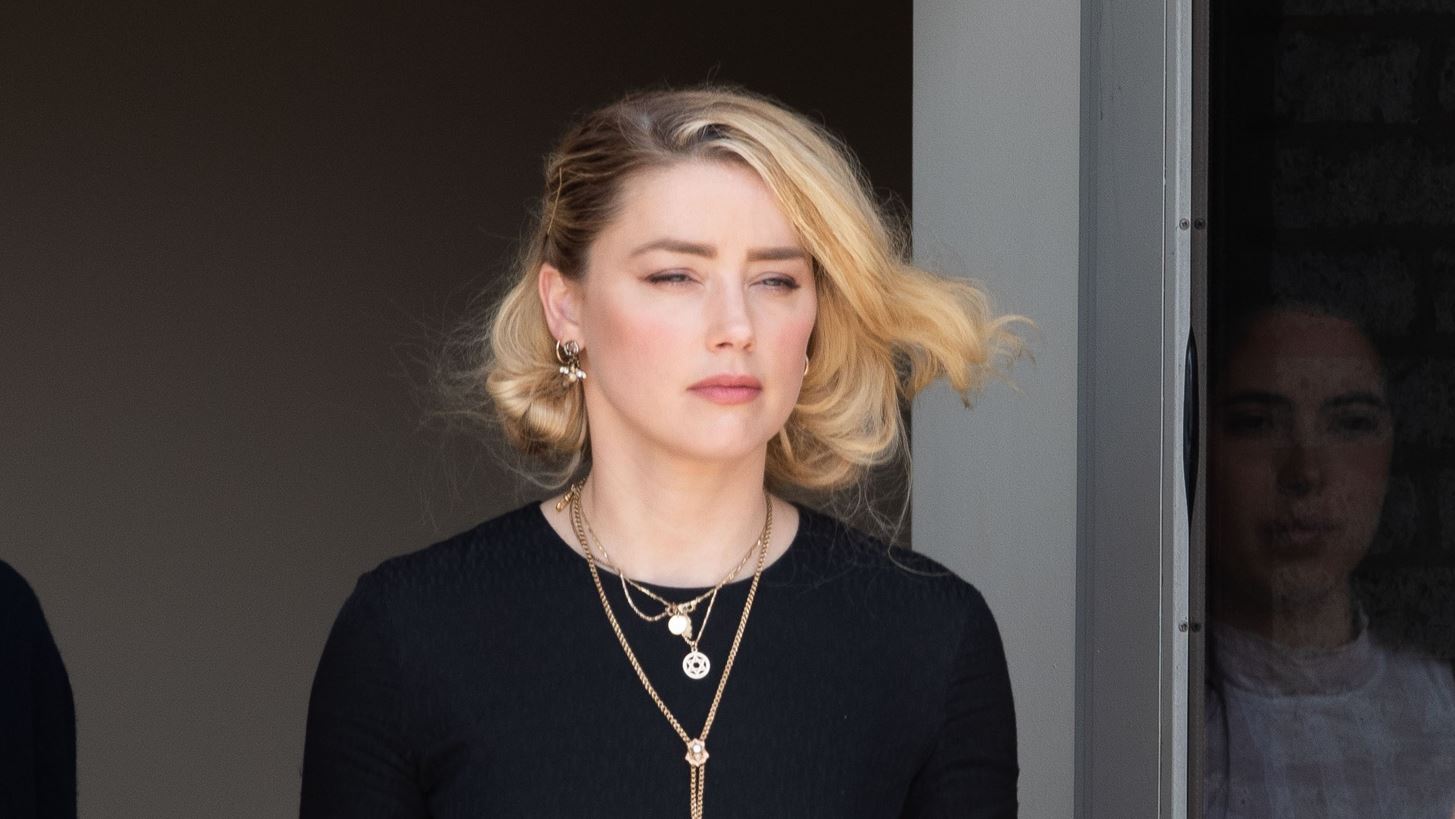 &#x397; Amber Heard &#x3C3;&#x3C0;&#x3AC;&#x3B5;&#x3B9; &#x3C4;&#x3B7; &#x3C3;&#x3B9;&#x3C9;&#x3C0;&#x3AE; &#x3C4;&#x3B7;&#x3C2; &#x3B3;&#x3B9;&#x3B1; &#x3C4;&#x3B7; &#x3BC;&#x3B5;&#x3C4;&#x3B1;&#x3BA;&#x3CC;&#x3BC;&#x3B9;&#x3C3;&#x3B7; &#x3C3;&#x3C4;&#x3B7;&#x3BD; &#x399;&#x3C3;&#x3C0;&#x3B1;&#x3BD;&#x3AF;&#x3B1;