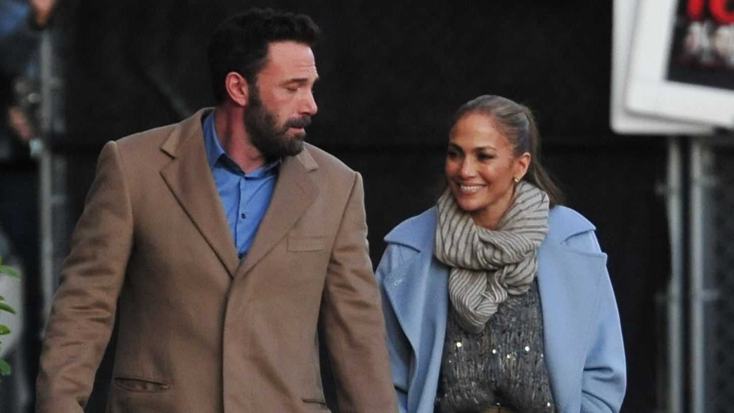 Jennifer Lopez - Ben Affleck | &#x3A4;&#x3BF; &#x3C1;&#x3BF;&#x3BC;&#x3B1;&#x3BD;&#x3C4;&#x3B9;&#x3BA;&#x3CC; &#x3C1;&#x3B1;&#x3BD;&#x3C4;&#x3B5;&#x3B2;&#x3BF;&#x3CD; &#x3C4;&#x3BF;&#x3C5;&#x3C2; &#x3C3;&#x3C4;&#x3BF; Super Bowl 2022