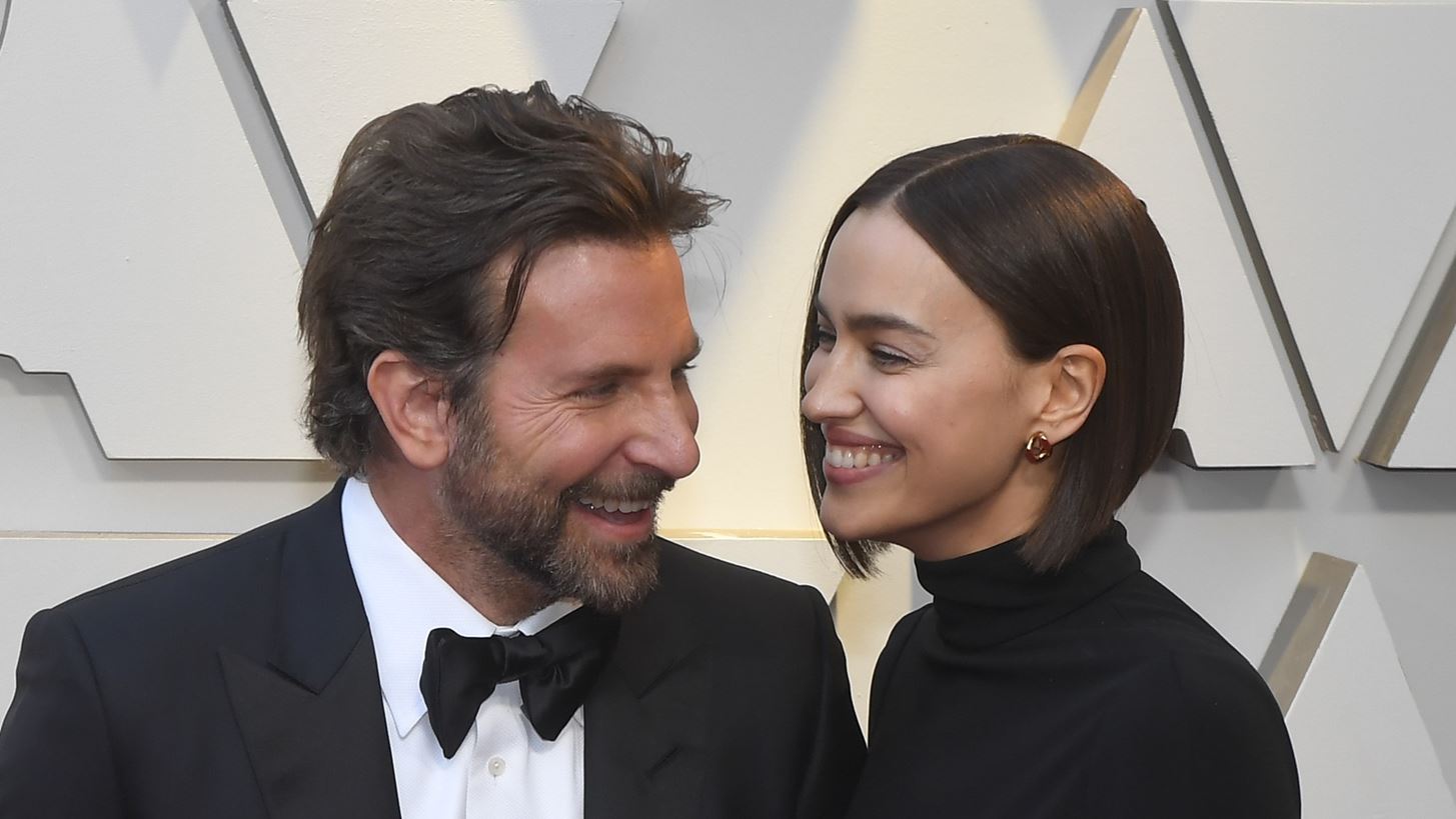 &#x39E;&#x3B1;&#x3BD;&#x3AC; &#x3BC;&#x3B1;&#x3B6;&#x3AF;; &#x397; Irina Shayk &#x3BA;&#x3B1;&#x3B9; &#x3BF; Bradley Cooper &#x3B1;&#x3C0;&#x3BF;&#x3BB;&#x3B1;&#x3BC;&#x3B2;&#x3AC;&#x3BD;&#x3BF;&#x3C5;&#x3BD; &#x3C4;&#x3B9;&#x3C2; &#x3BA;&#x3B1;&#x3BB;&#x3BF;&#x3BA;&#x3B1;&#x3B9;&#x3C1;&#x3B9;&#x3BD;&#x3AD;&#x3C2; &#x3C4;&#x3BF;&#x3C5;&#x3C2; &#x3B4;&#x3B9;&#x3B1;&#x3BA;&#x3BF;&#x3C0;&#x3AD;&#x3C2; &#x3C3;&#x3B5; &#x3B5;&#x3BE;&#x3C9;&#x3C4;&#x3B9;&#x3BA;&#x3CC; &#x3C0;&#x3C1;&#x3BF;&#x3BF;&#x3C1;&#x3B9;&#x3C3;&#x3BC;&#x3CC;