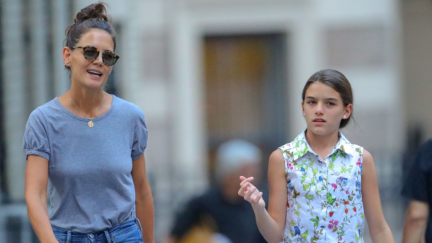 Katie Holmes | &#x39F;&#x3B9; &#x3C4;&#x3C1;&#x3C5;&#x3C6;&#x3B5;&#x3C1;&#x3AD;&#x3C2; &#x3C6;&#x3C9;&#x3C4;&#x3BF;&#x3B3;&#x3C1;&#x3B1;&#x3C6;&#x3AF;&#x3B5;&#x3C2; &#x3BC;&#x3B5; &#x3C4;&#x3B7;&#x3BD; &#x3BA;&#x3CC;&#x3C1;&#x3B7; &#x3C4;&#x3B7;&#x3C2; &#x3B3;&#x3B9;&#x3B1; &#x3C4;&#x3B1; 15&#x3B1; &#x3B3;&#x3B5;&#x3BD;&#x3AD;&#x3B8;&#x3BB;&#x3B9;&#x3AC; &#x3C4;&#x3B7;&#x3C2;
