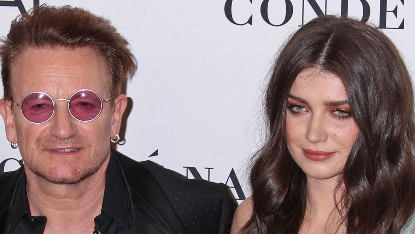 Eve Hewson | &#x397; 30&#x3C7;&#x3C1;&#x3BF;&#x3BD;&#x3B7; &#x3BA;&#x3B1;&#x3BB;&#x3BB;&#x3BF;&#x3BD;&#x3AE; &#x3BA;&#x3CC;&#x3C1;&#x3B7; &#x3C4;&#x3BF;&#x3C5; Bono &#x3BA;&#x3B1;&#x3B9; &#x3B7; &#x3BA;&#x3B1;&#x3C1;&#x3B9;&#x3AD;&#x3C1;&#x3B1; &#x3C3;&#x3C4;&#x3BF; Netflix