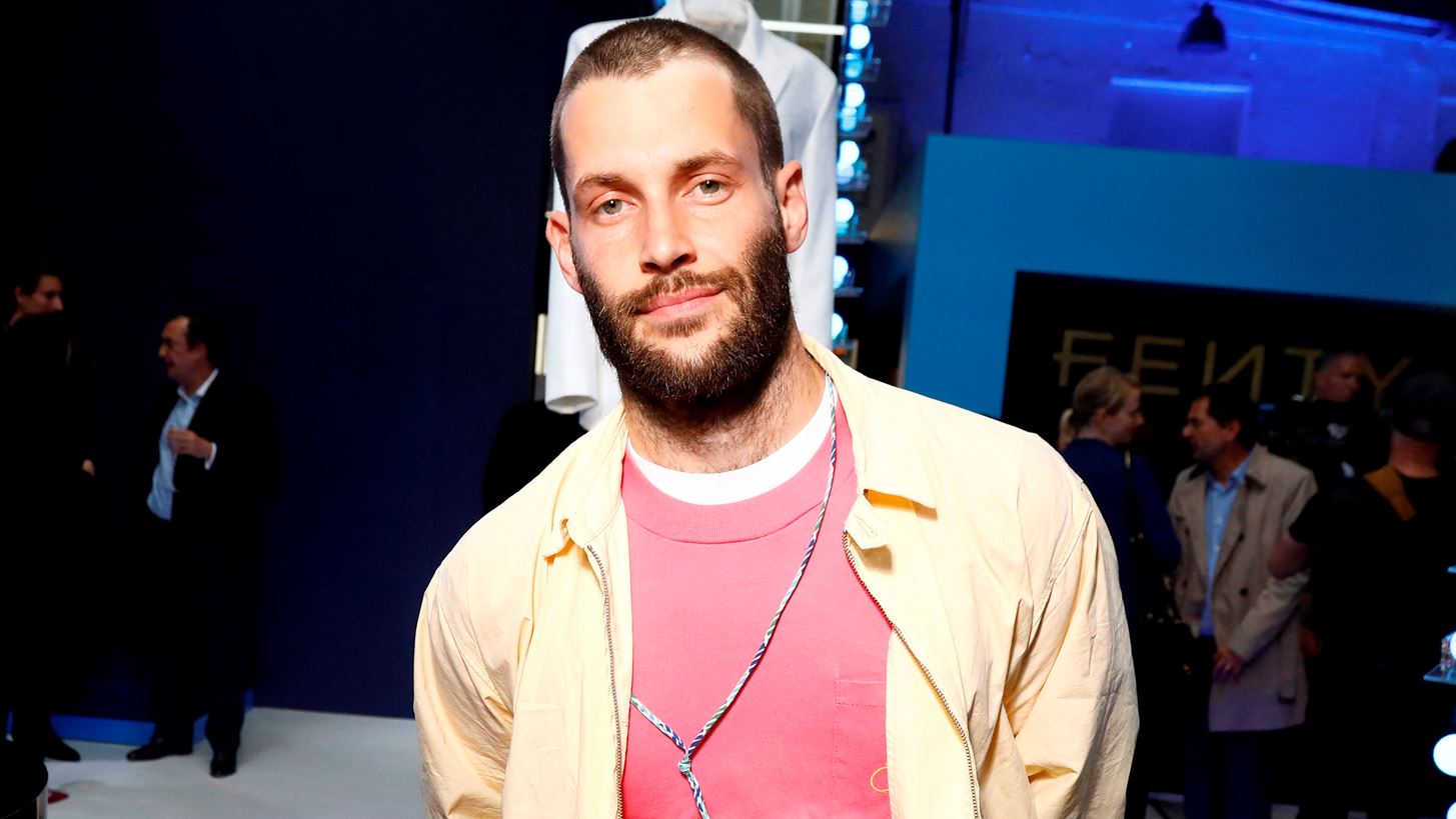 &quot;Le Bleu&quot; |  &#x3A4;&#x3BF; &#x3BD;&#x3AD;&#x3BF; 24/24 concept store &#x3C4;&#x3BF;&#x3C5; Jacquemus &#x3B5;&#x3AF;&#x3BD;&#x3B1;&#x3B9; &#x3B5;&#x3BC;&#x3C0;&#x3BD;&#x3B5;&#x3C5;&#x3C3;&#x3BC;&#x3AD;&#x3BD;&#x3BF; &#x3B1;&#x3C0;&#x3CC; &#x3C4;&#x3BF; &#x3BC;&#x3C0;&#x3AC;&#x3BD;&#x3B9;&#x3BF; &#x3C4;&#x3BF;&#x3C5;