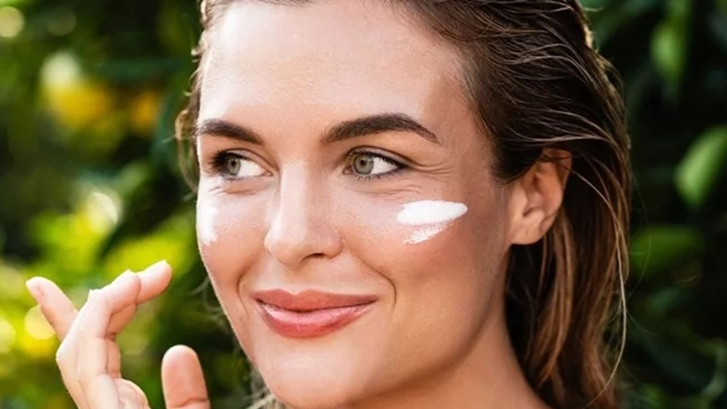 Αυτό είναι το καλύτερο λεπτόρρευστο αντηλιακό που δεν θα θες να αποχωριστείς